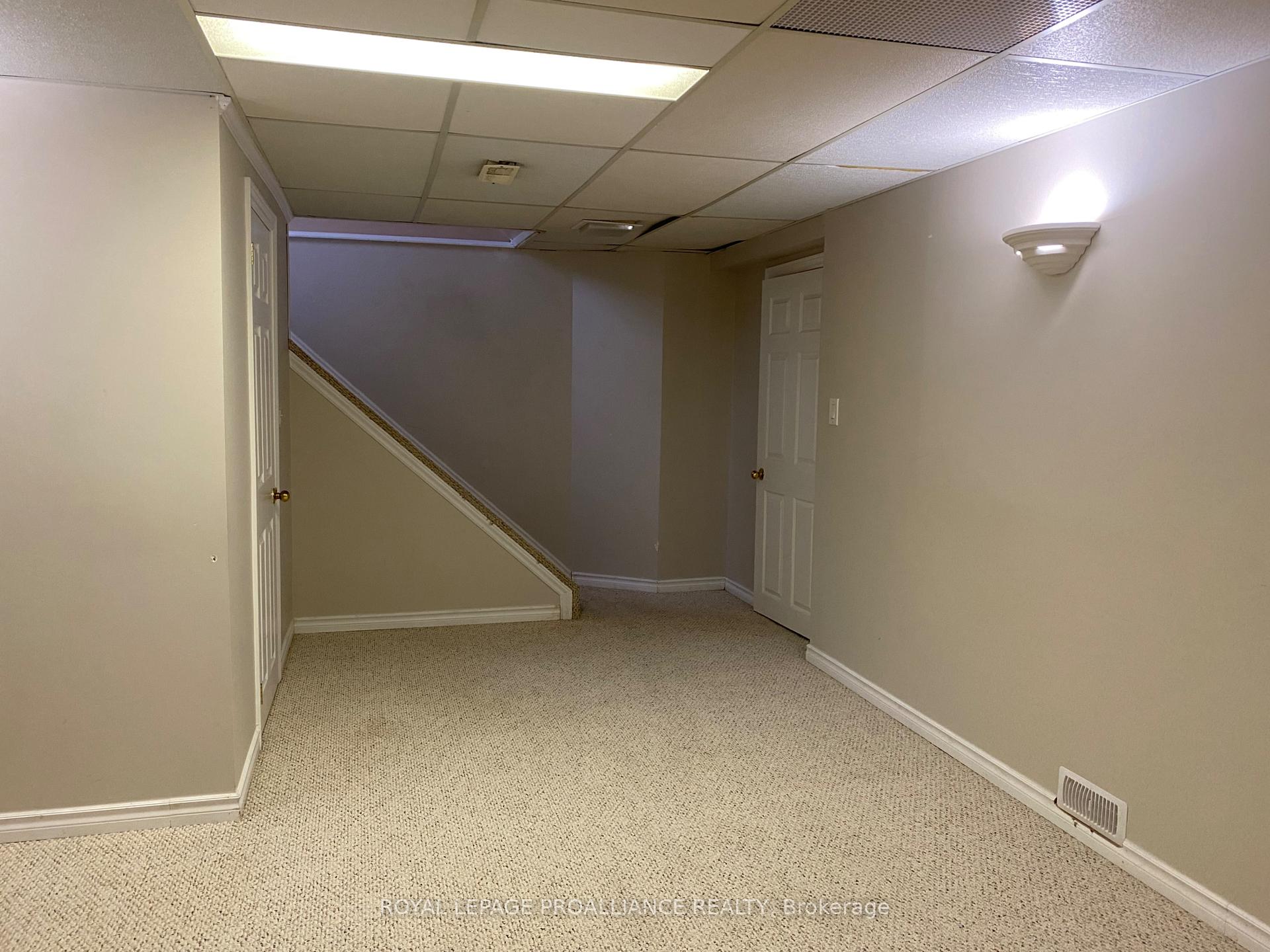 Photo 16 of 43 Bongard Crescent, Belleville, Belleville Ward — HOMEH
