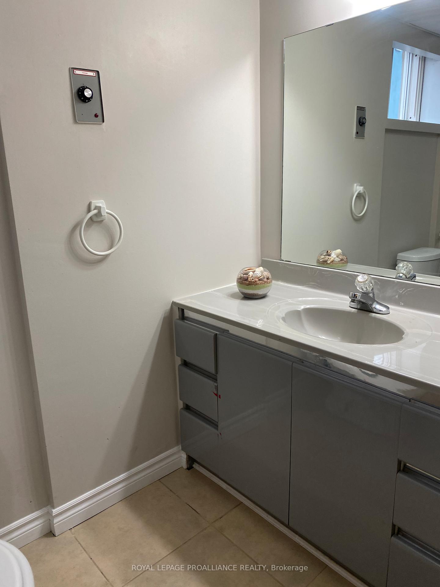 Photo 19 of 43 Bongard Crescent, Belleville, Belleville Ward — HOMEH