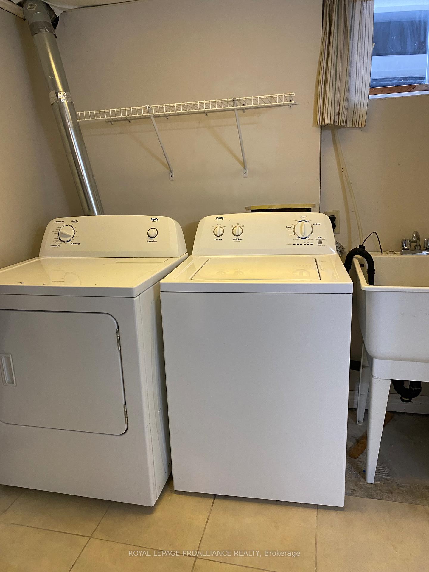 Photo 23 of 43 Bongard Crescent, Belleville, Belleville Ward — HOMEH