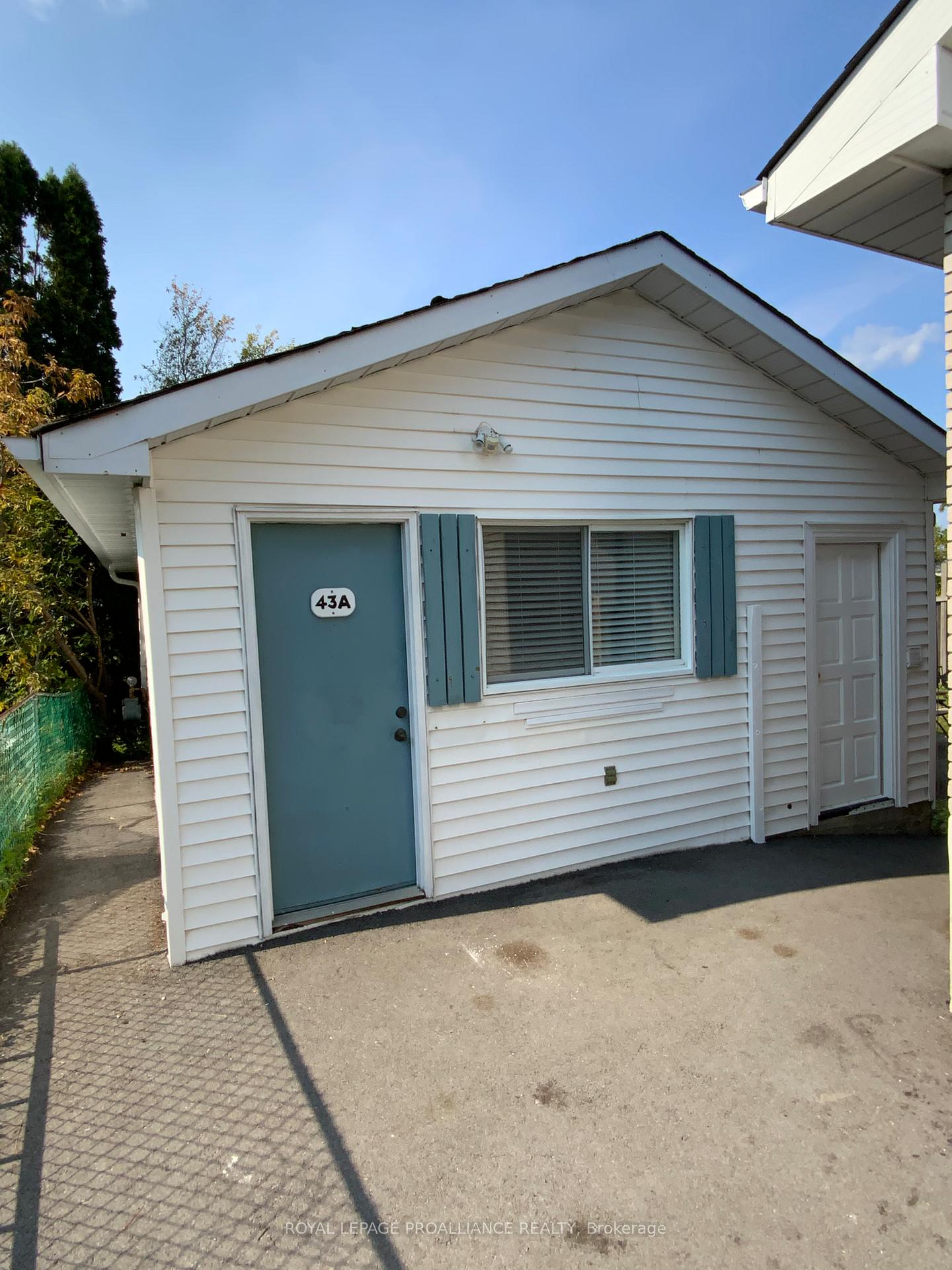 Photo 24 of 43 Bongard Crescent, Belleville, Belleville Ward — HOMEH