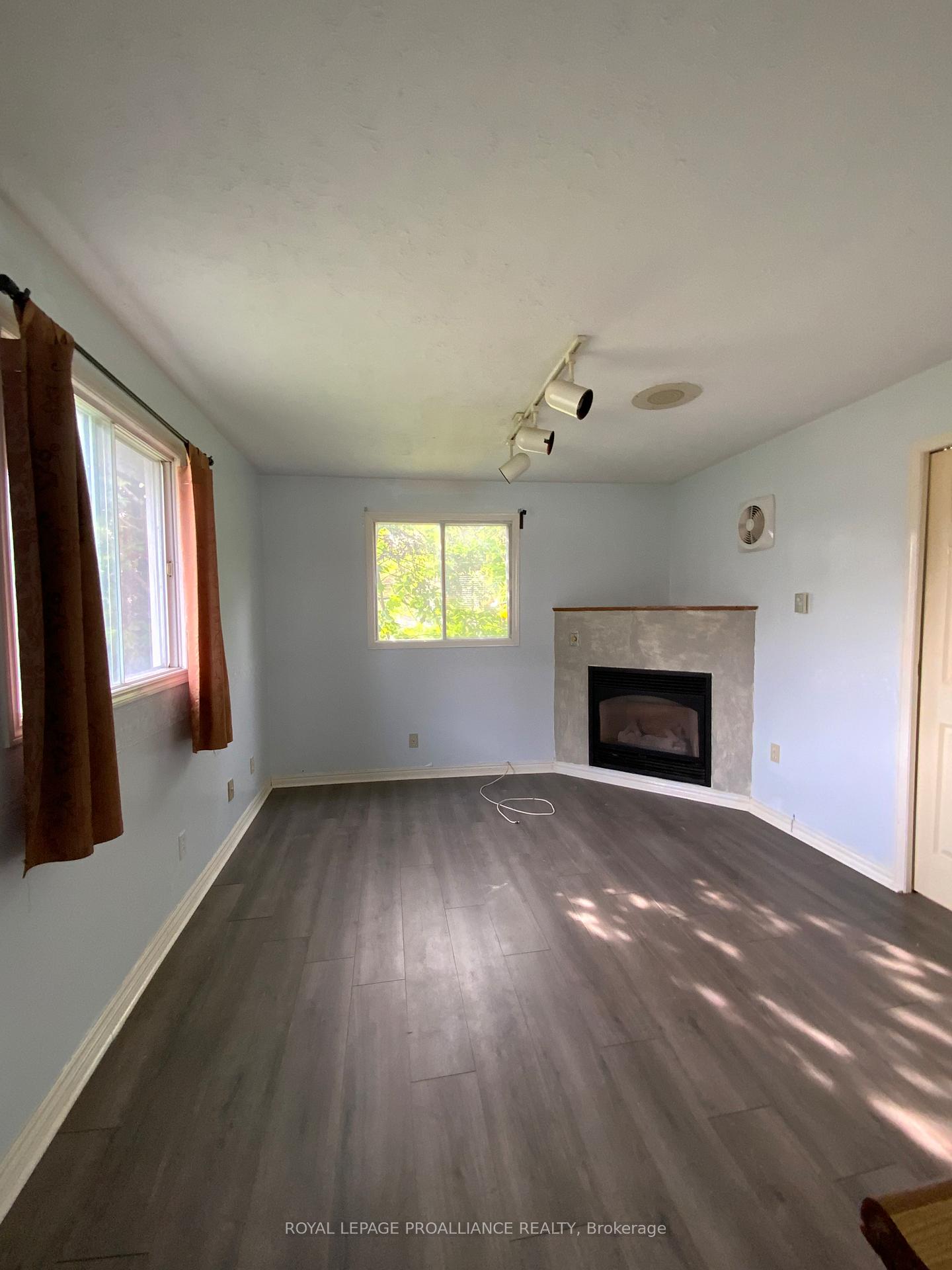 Photo 28 of 43 Bongard Crescent, Belleville, Belleville Ward — HOMEH