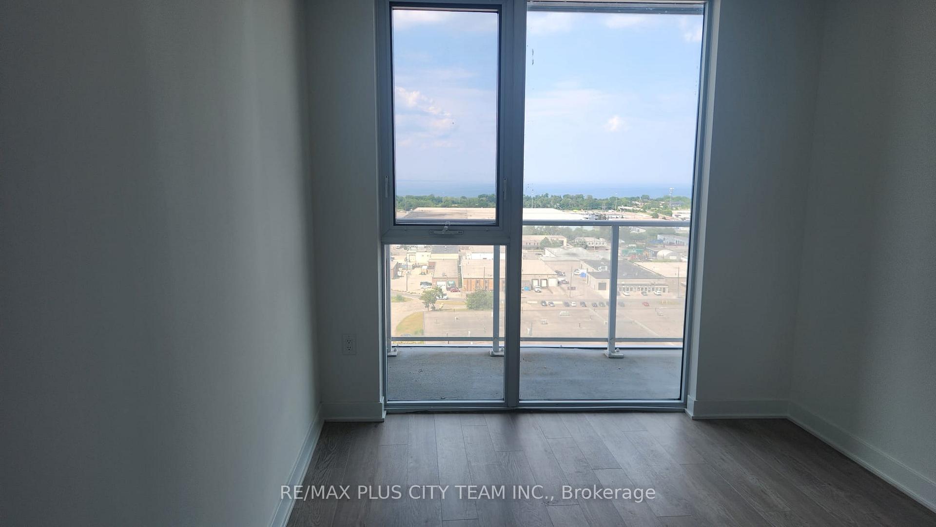 Photo 3 of Unit 1512, 2782 Barton Street, Hamilton, Riverdale — HOMEH