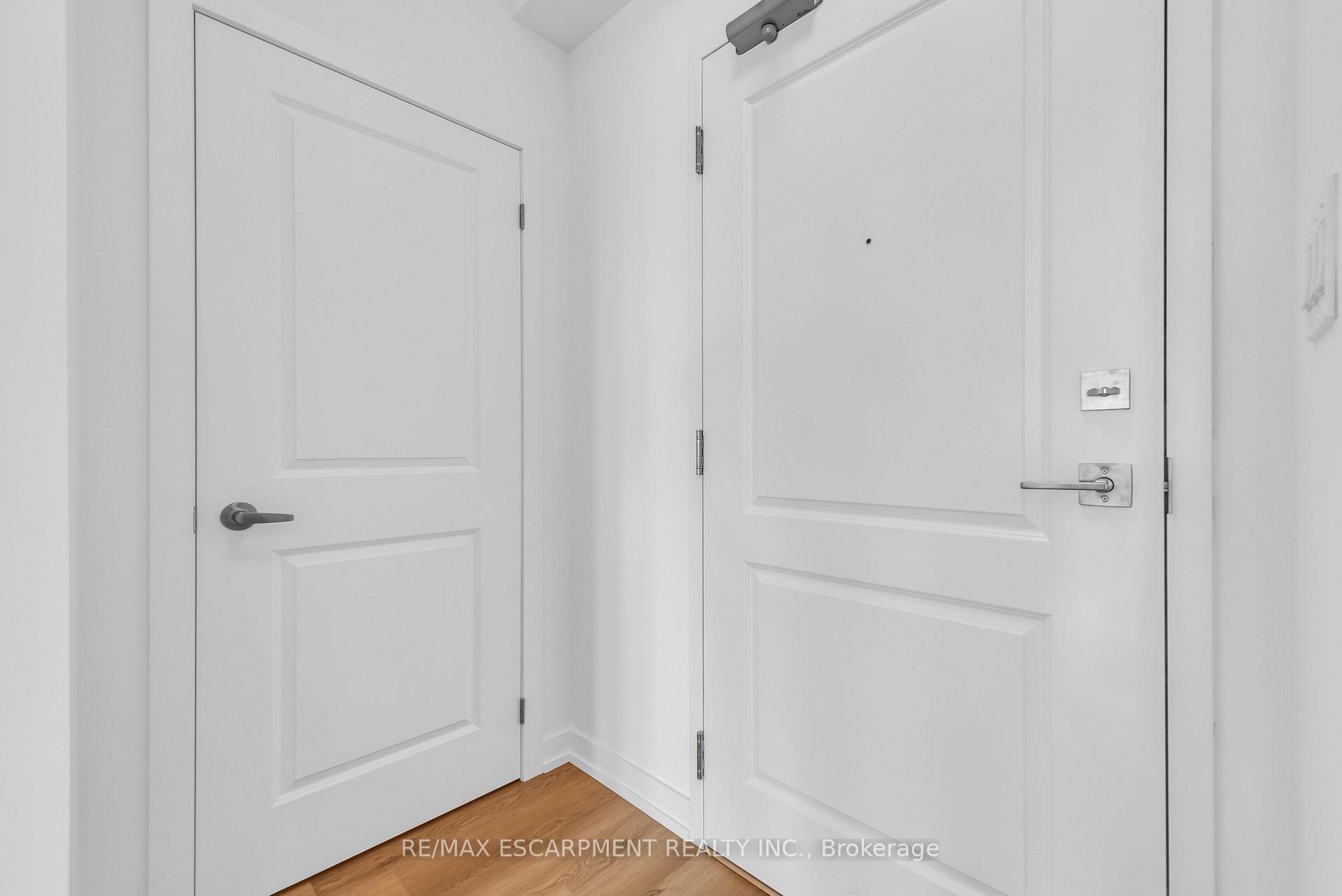 Photo 5 of Unit 904, 470 Dundas Street E, Hamilton, Waterdown — HOMEH