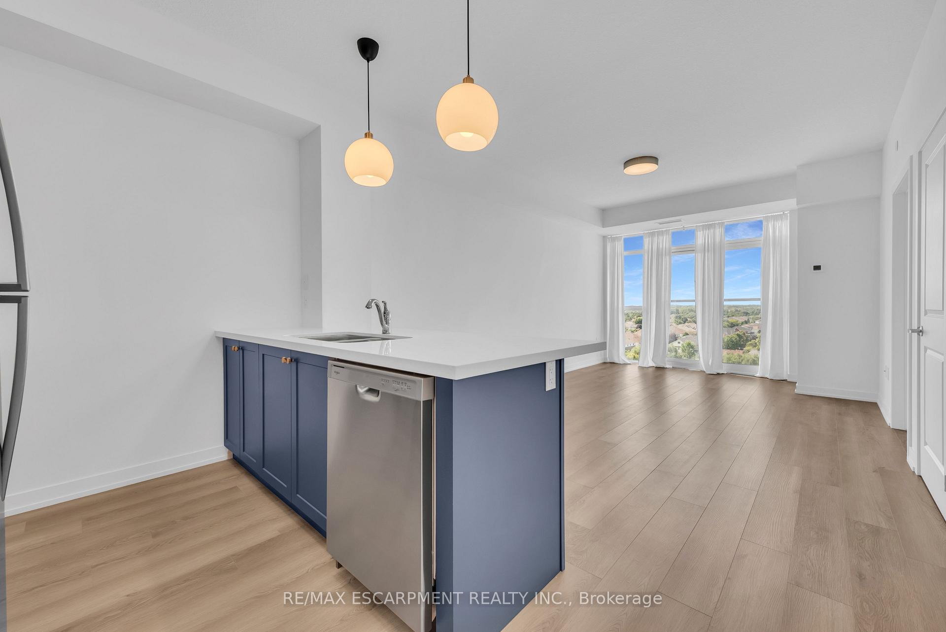 Photo 4 of Unit 904, 470 Dundas Street E, Hamilton, Waterdown — HOMEH