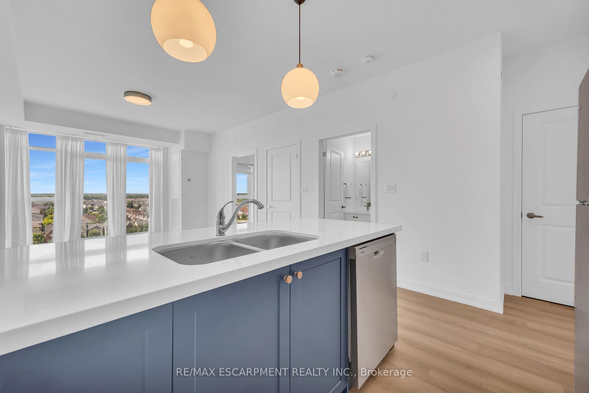 Photo 3 of Unit 904, 470 Dundas Street E, Hamilton, Waterdown — HOMEH