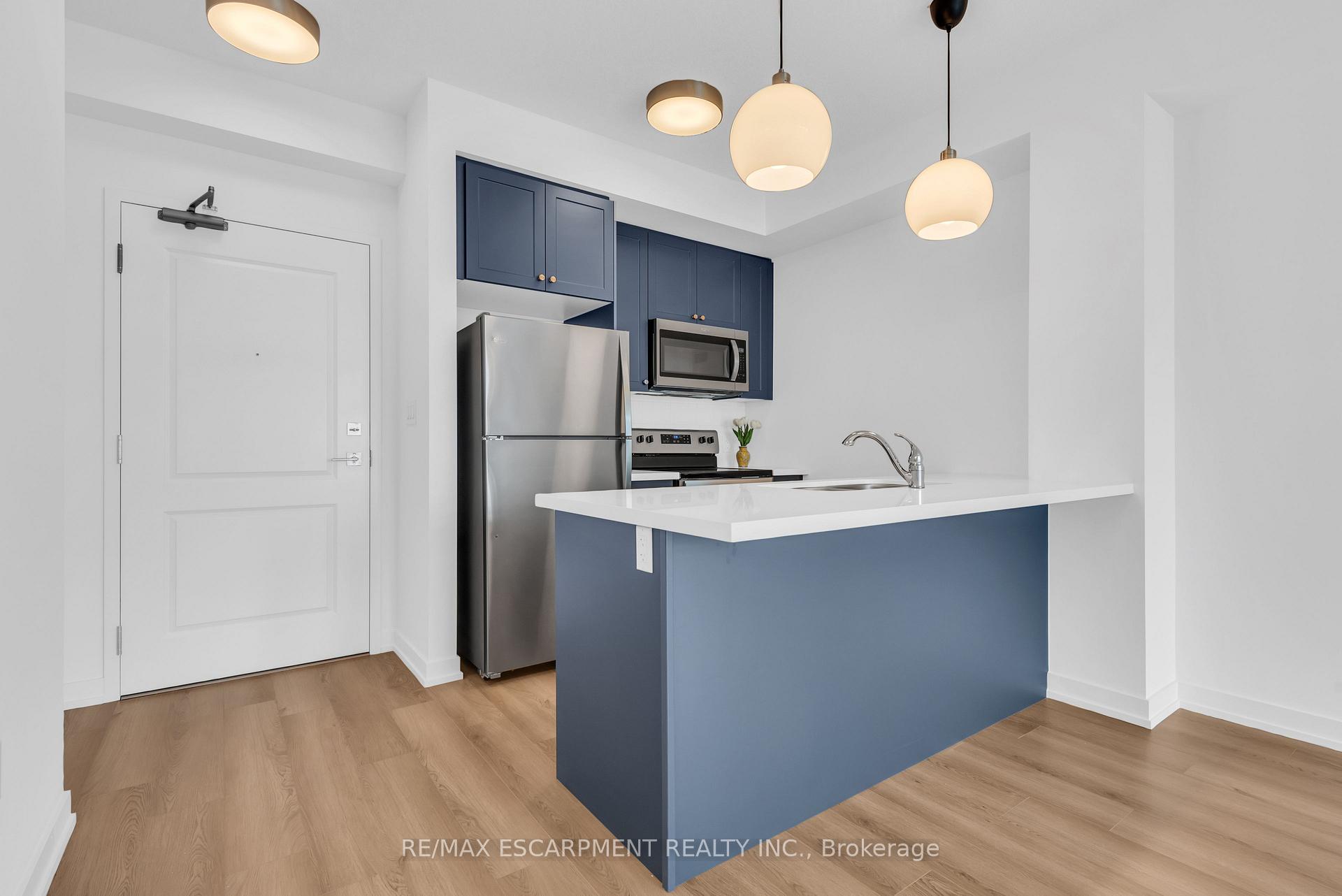 Photo 2 of Unit 904, 470 Dundas Street E, Hamilton, Waterdown — HOMEH