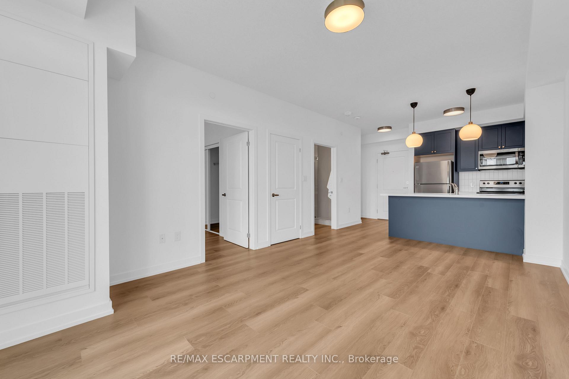 Photo 8 of Unit 904, 470 Dundas Street E, Hamilton, Waterdown — HOMEH
