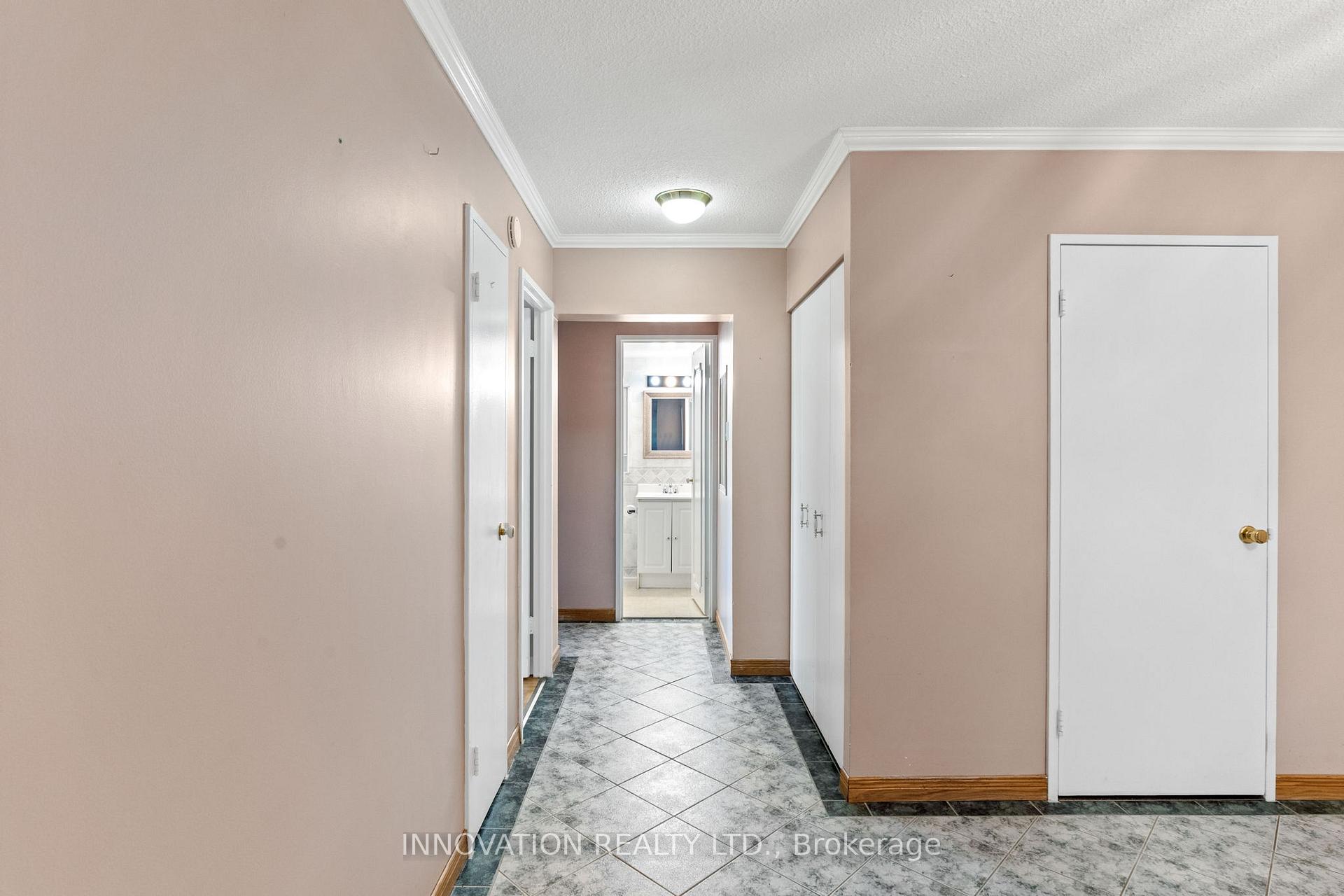 Photo 2 of Unit 206, 158C McArthur Avenue, Ottawa, Vanier — HOMEH