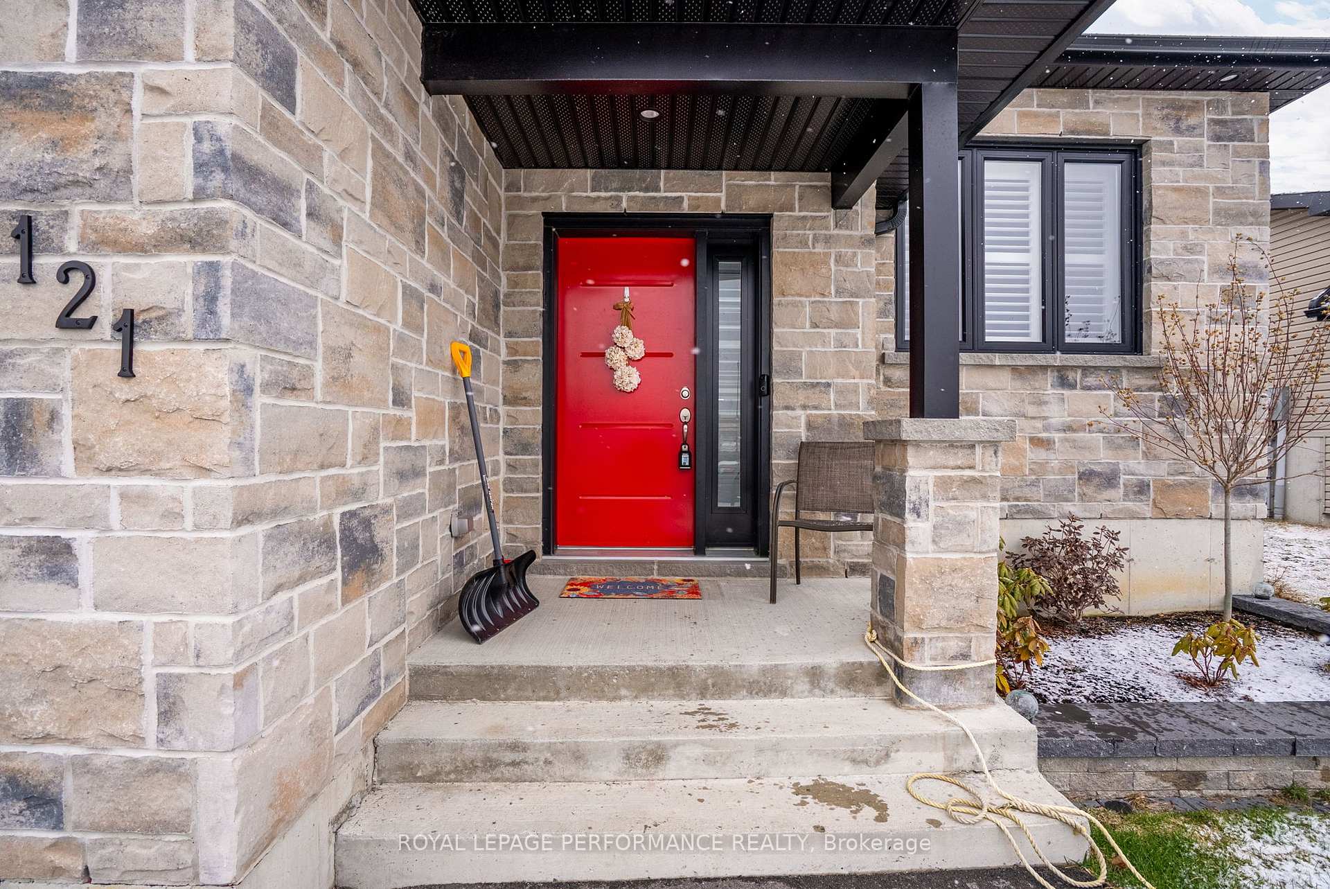 Photo 3 of 121 Bellwood Drive, Cornwall — HOMEH