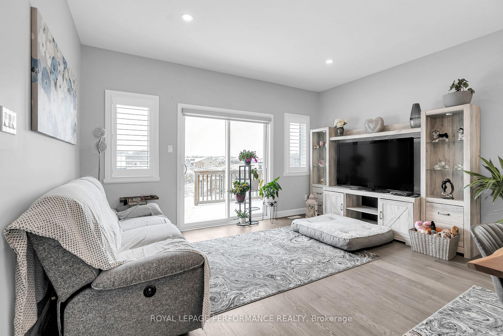 Photo 12 of 121 Bellwood Drive, Cornwall — HOMEH