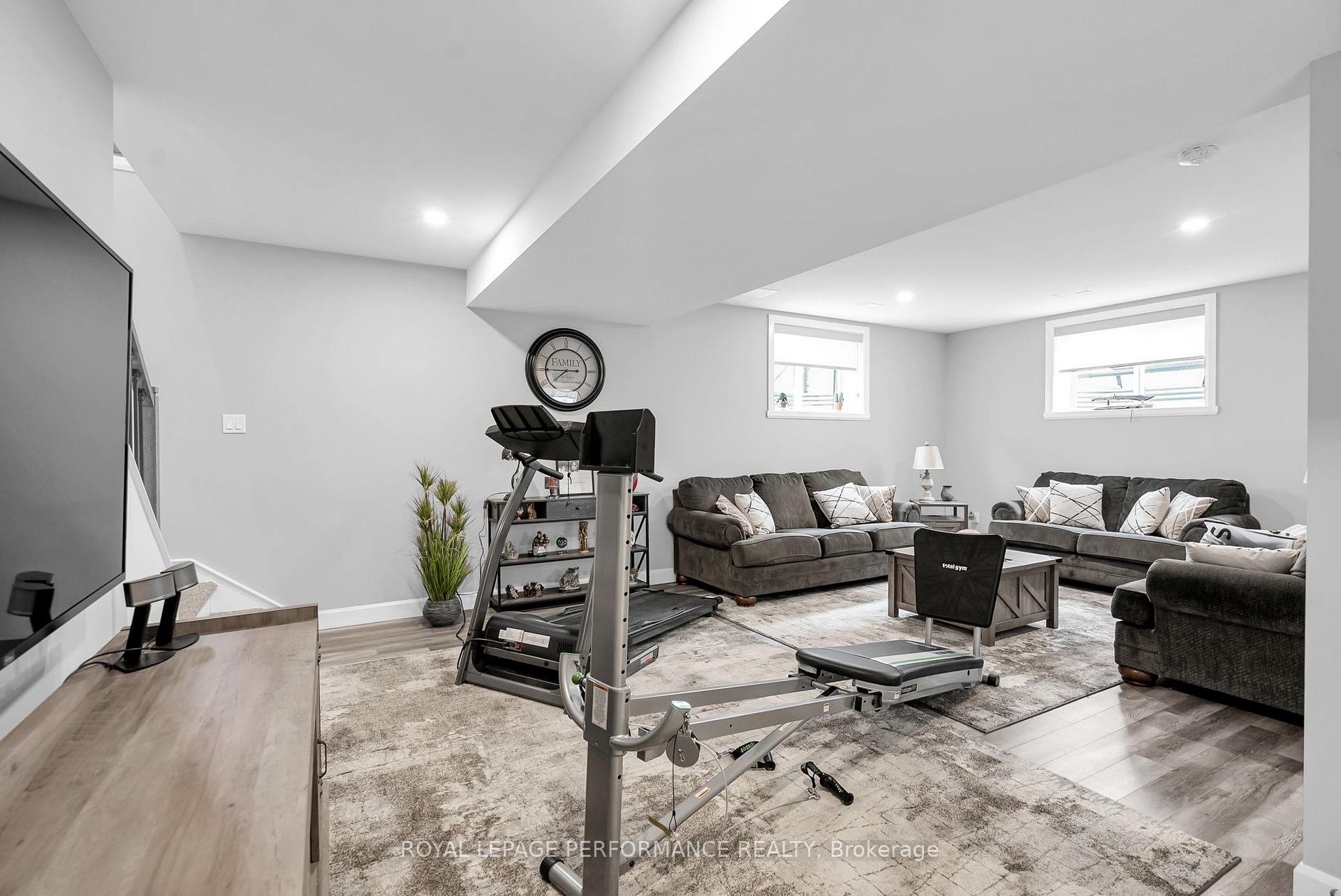 Photo 23 of 121 Bellwood Drive, Cornwall — HOMEH