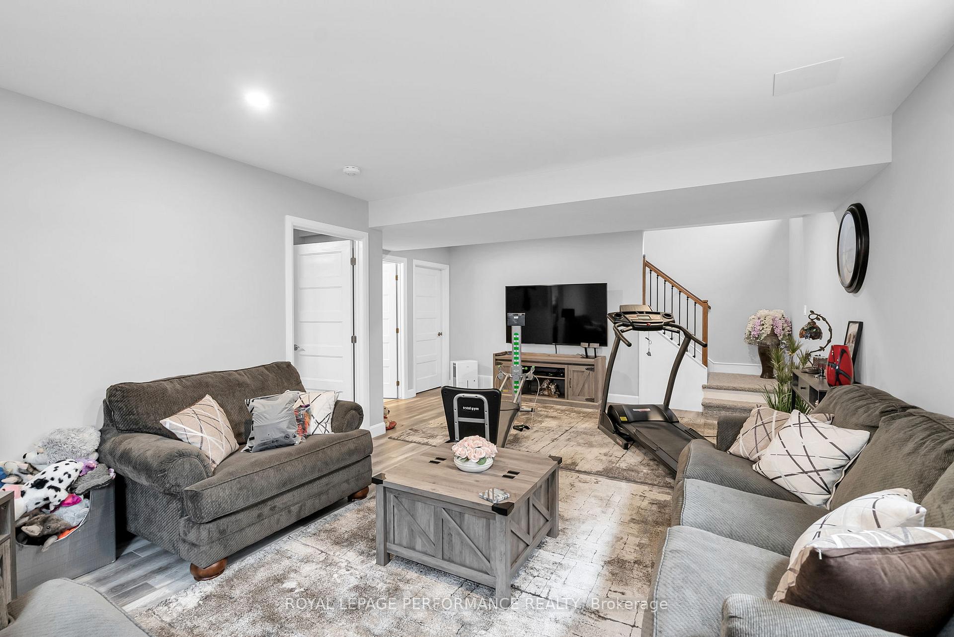 Photo 25 of 121 Bellwood Drive, Cornwall — HOMEH