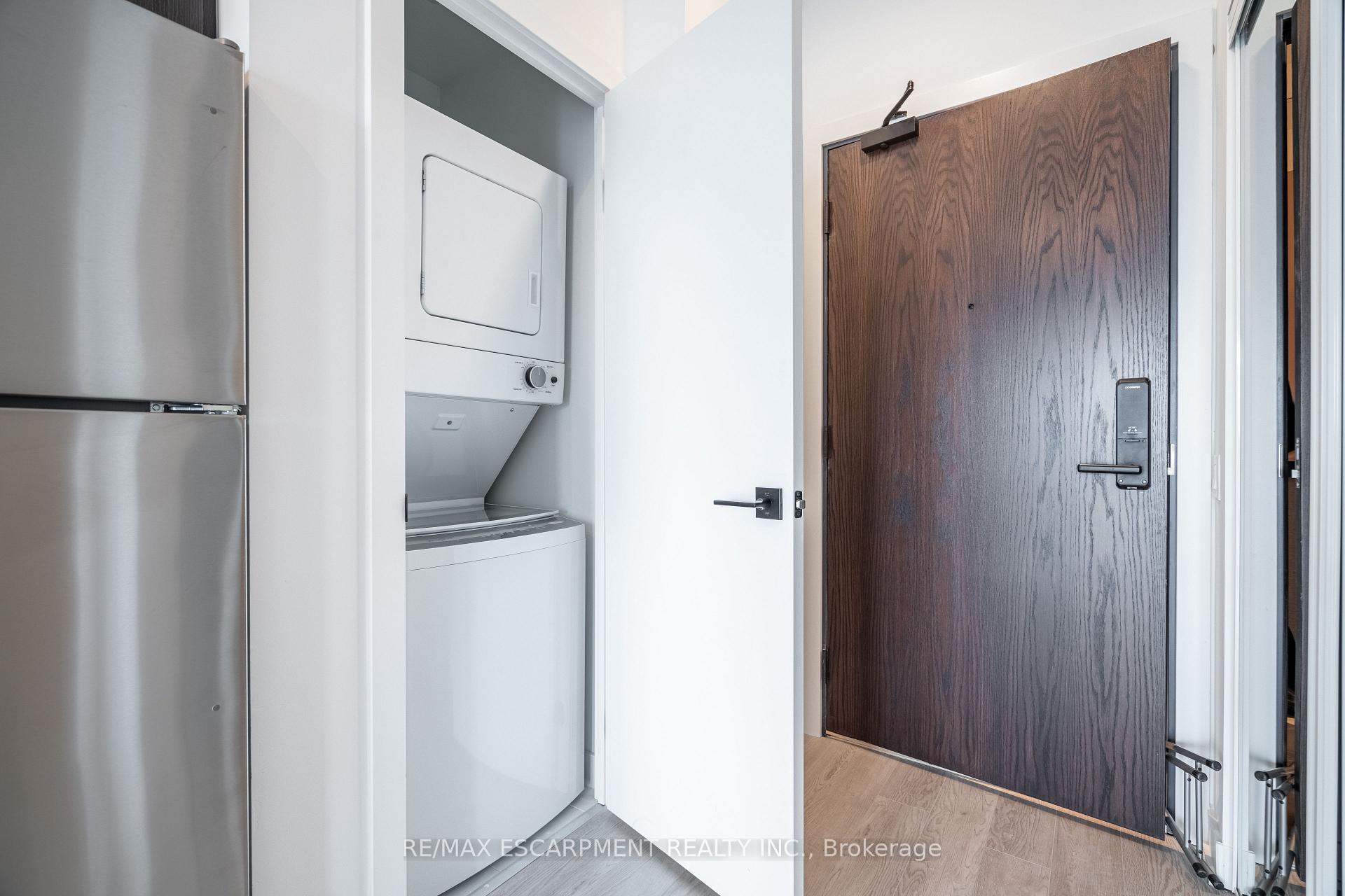 Photo 4 of Unit 1002, 2782 Barton Street, Hamilton, Riverdale — HOMEH