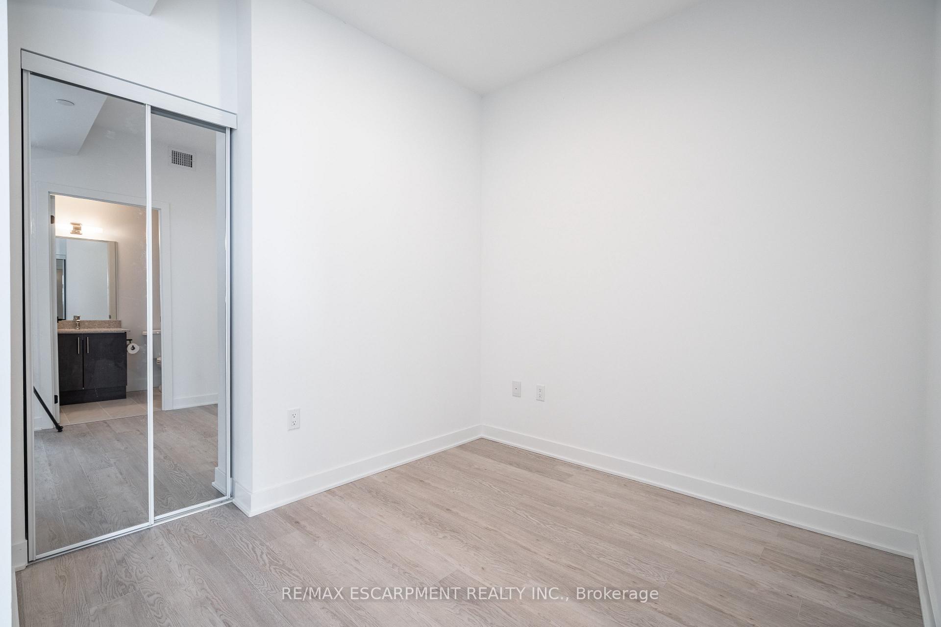 Photo 3 of Unit 1002, 2782 Barton Street, Hamilton, Riverdale — HOMEH