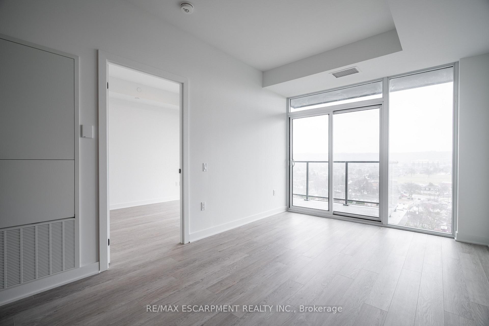 Photo 6 of Unit 1002, 2782 Barton Street, Hamilton, Riverdale — HOMEH