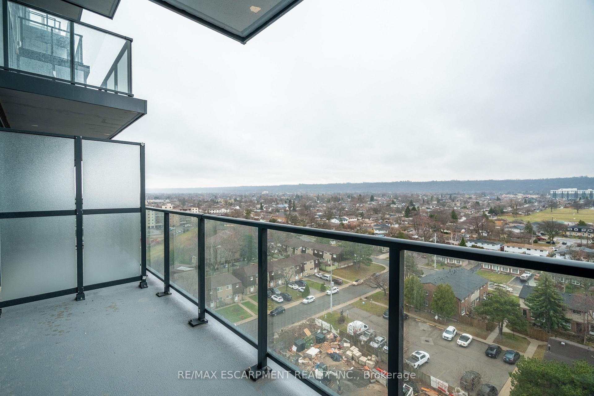 Photo 13 of Unit 1002, 2782 Barton Street, Hamilton, Riverdale — HOMEH