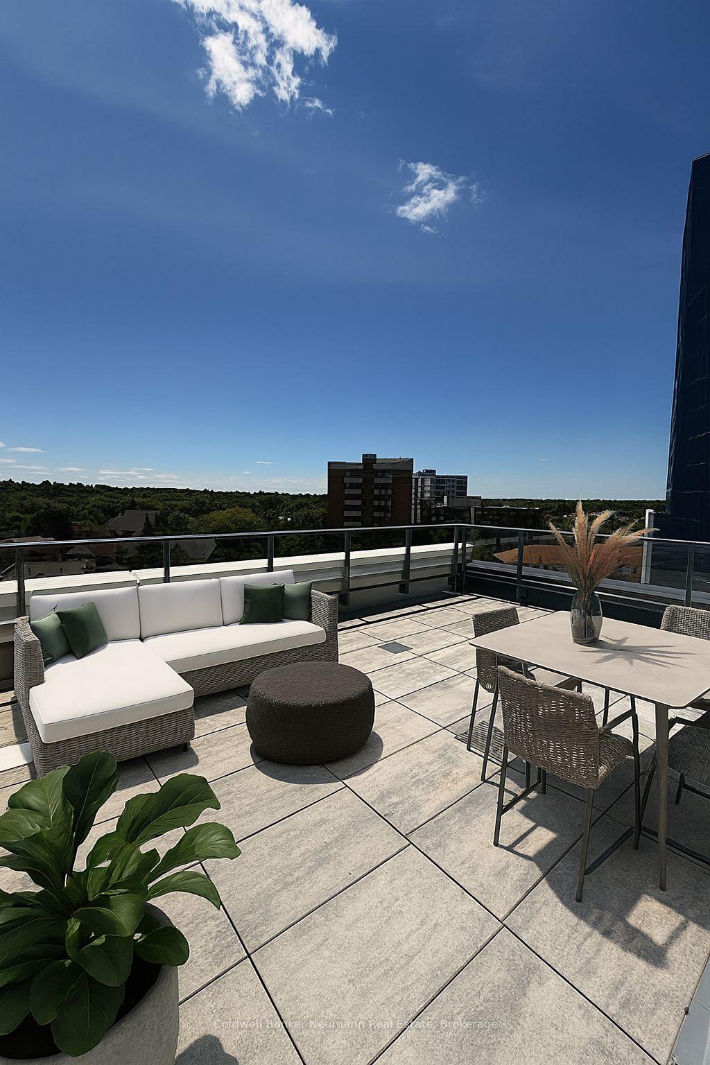 Front of Unit 715, 93 Arthur Street S