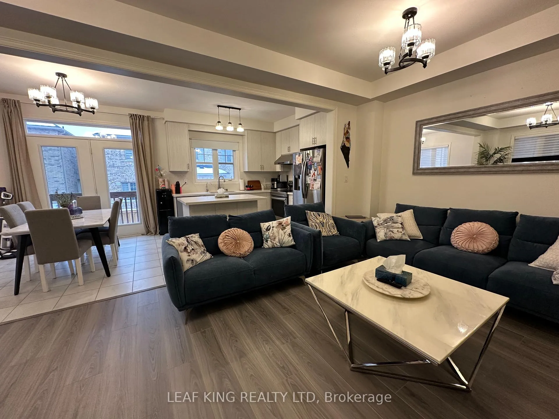 Photo 2 of 112 Skinner Road, Hamilton, Waterdown — HOMEH