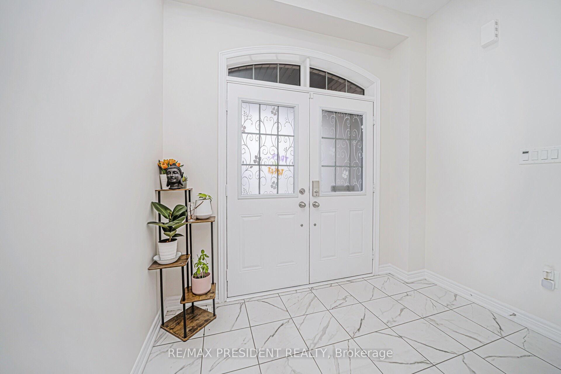 Photo 7 of 25 Adventura Road, Brampton, Northwest Brampton — HOMEH