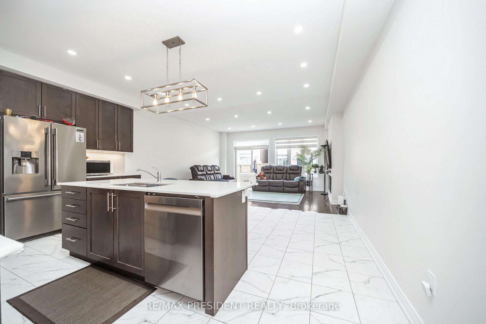 Photo 11 of 25 Adventura Road, Brampton, Northwest Brampton — HOMEH
