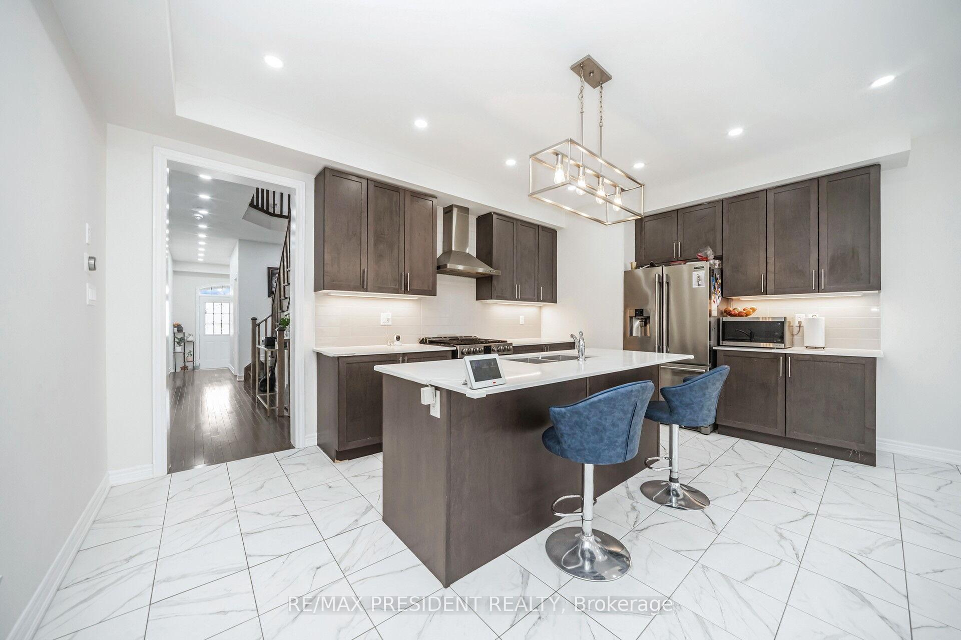 Photo 12 of 25 Adventura Road, Brampton, Northwest Brampton — HOMEH