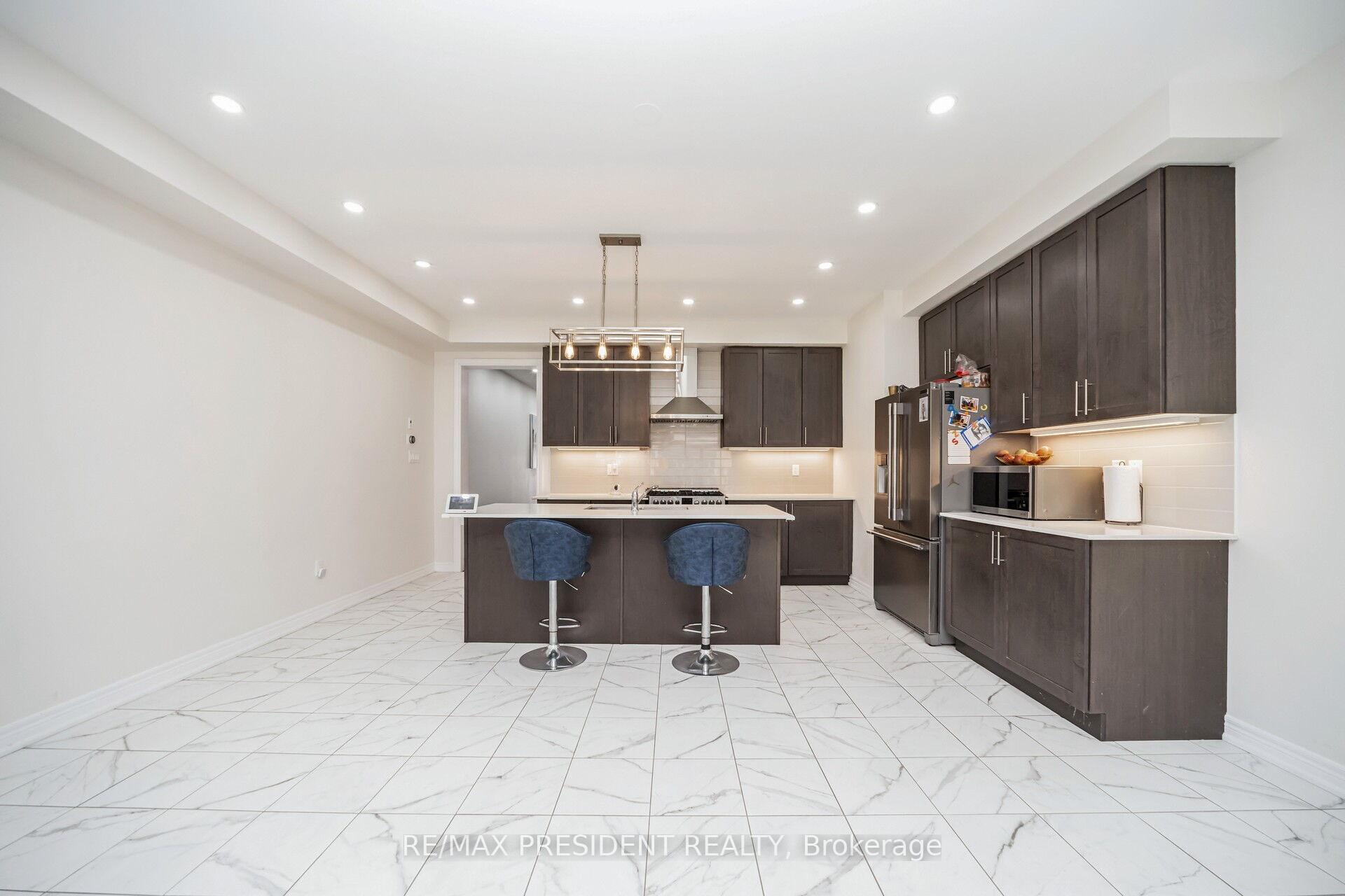 Photo 13 of 25 Adventura Road, Brampton, Northwest Brampton — HOMEH