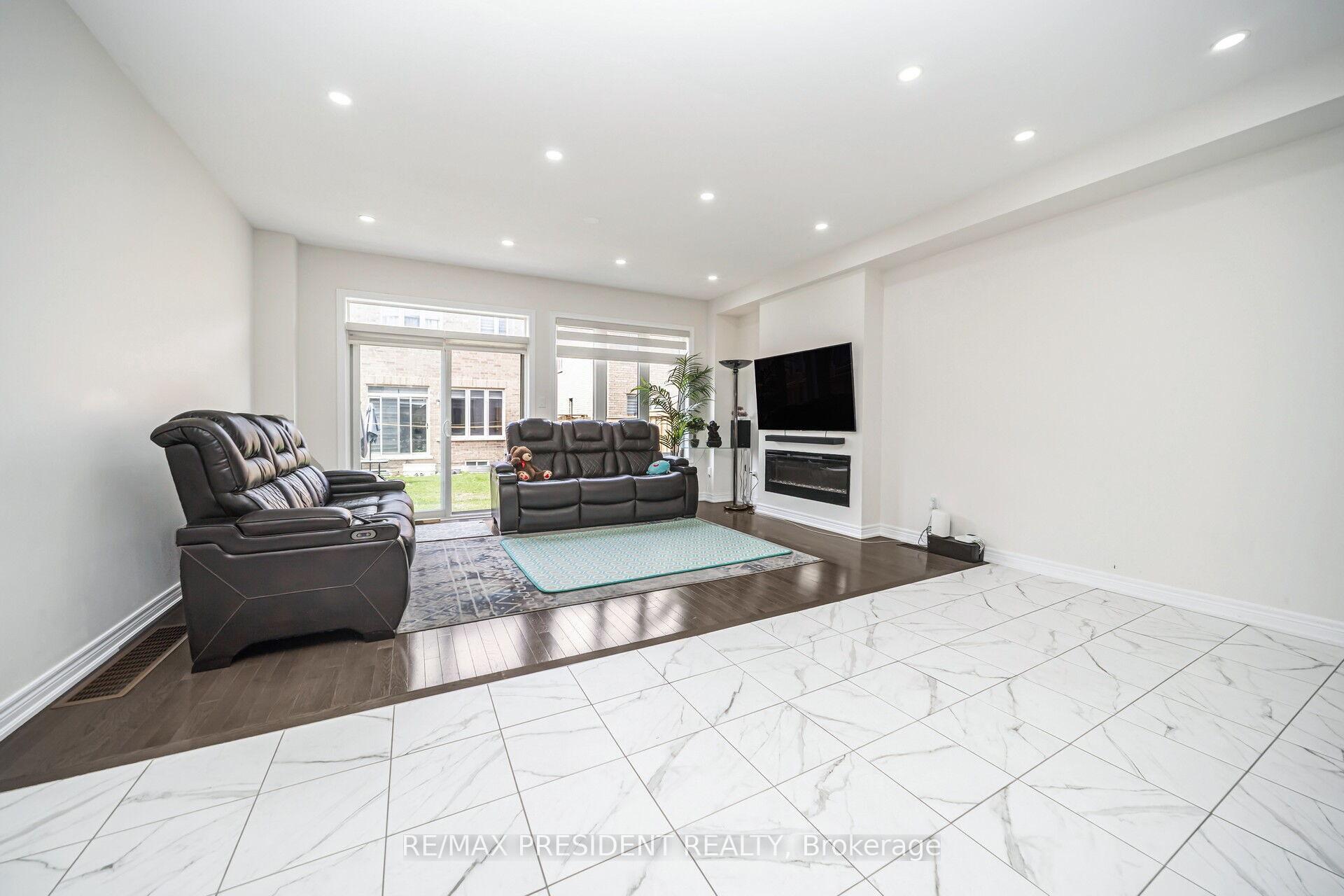 Photo 17 of 25 Adventura Road, Brampton, Northwest Brampton — HOMEH