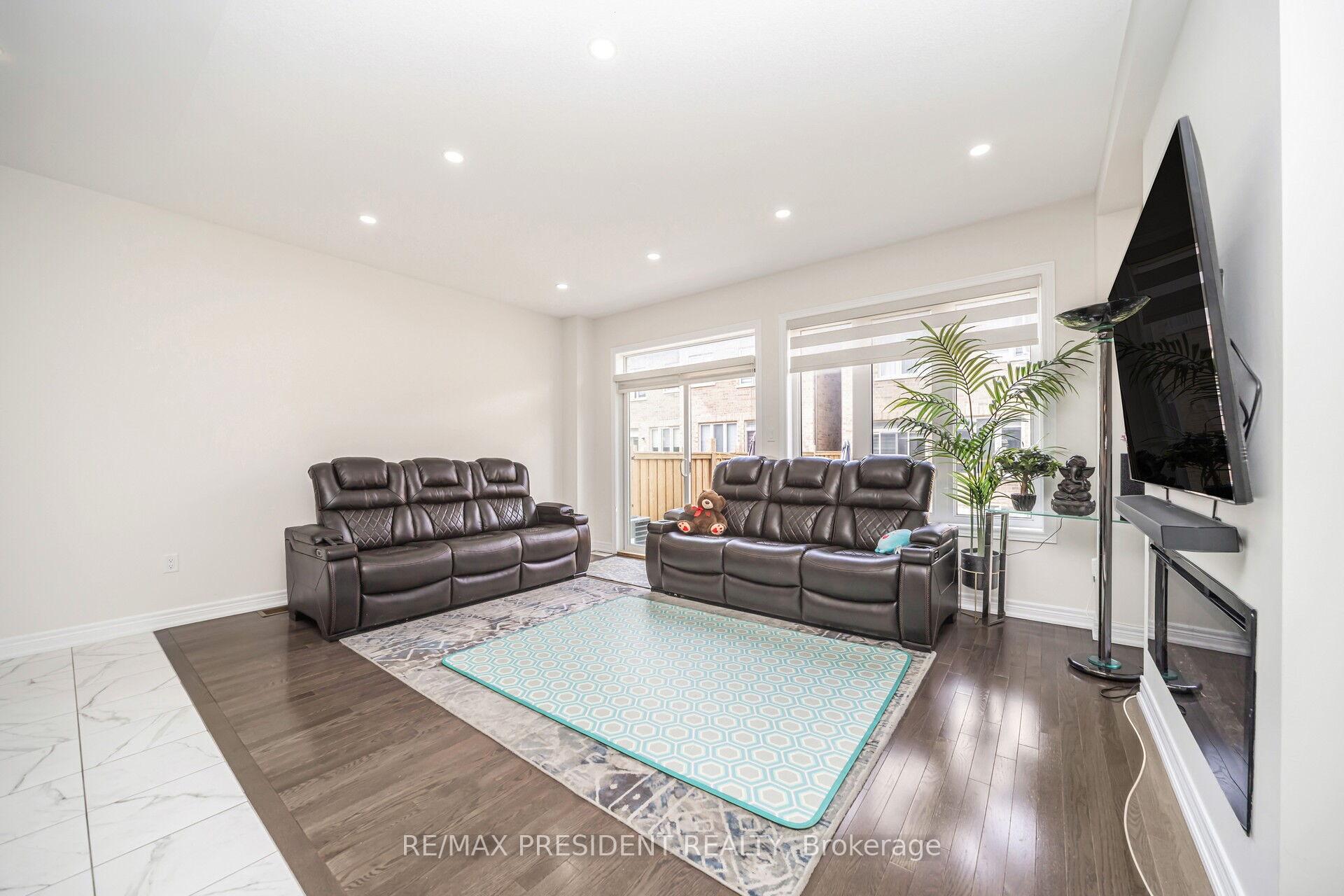 Photo 19 of 25 Adventura Road, Brampton, Northwest Brampton — HOMEH