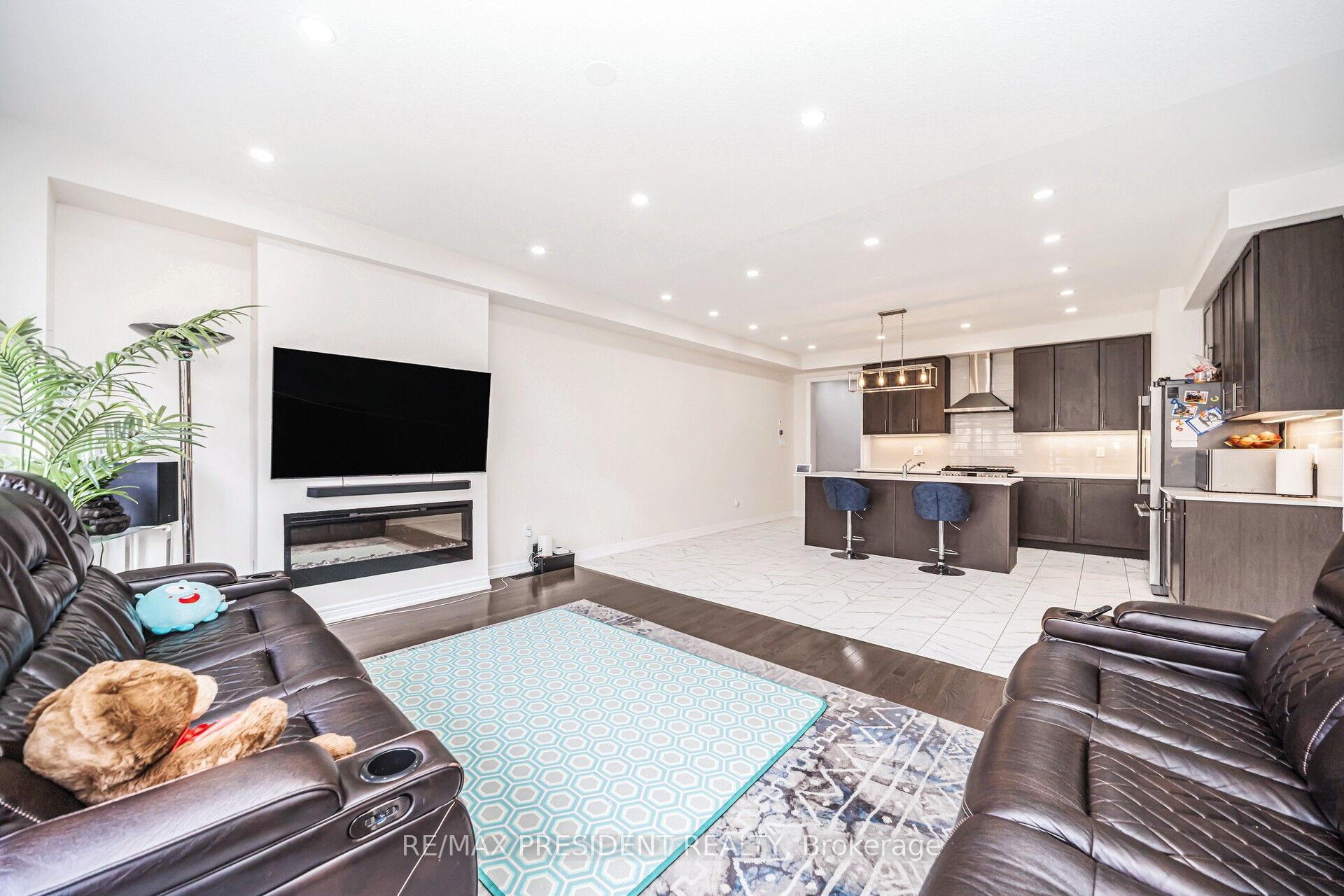 Photo 20 of 25 Adventura Road, Brampton, Northwest Brampton — HOMEH