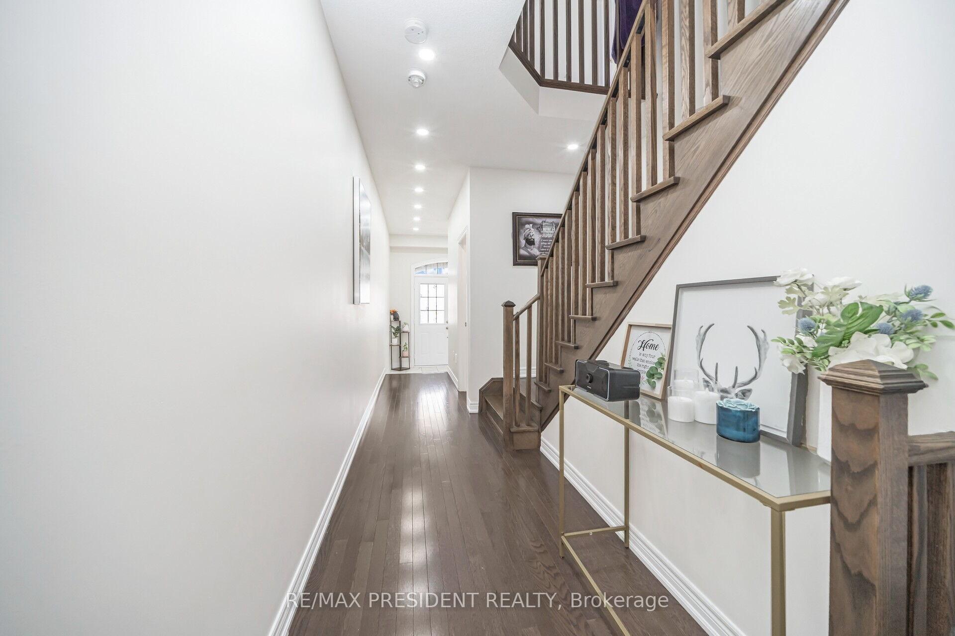 Photo 21 of 25 Adventura Road, Brampton, Northwest Brampton — HOMEH
