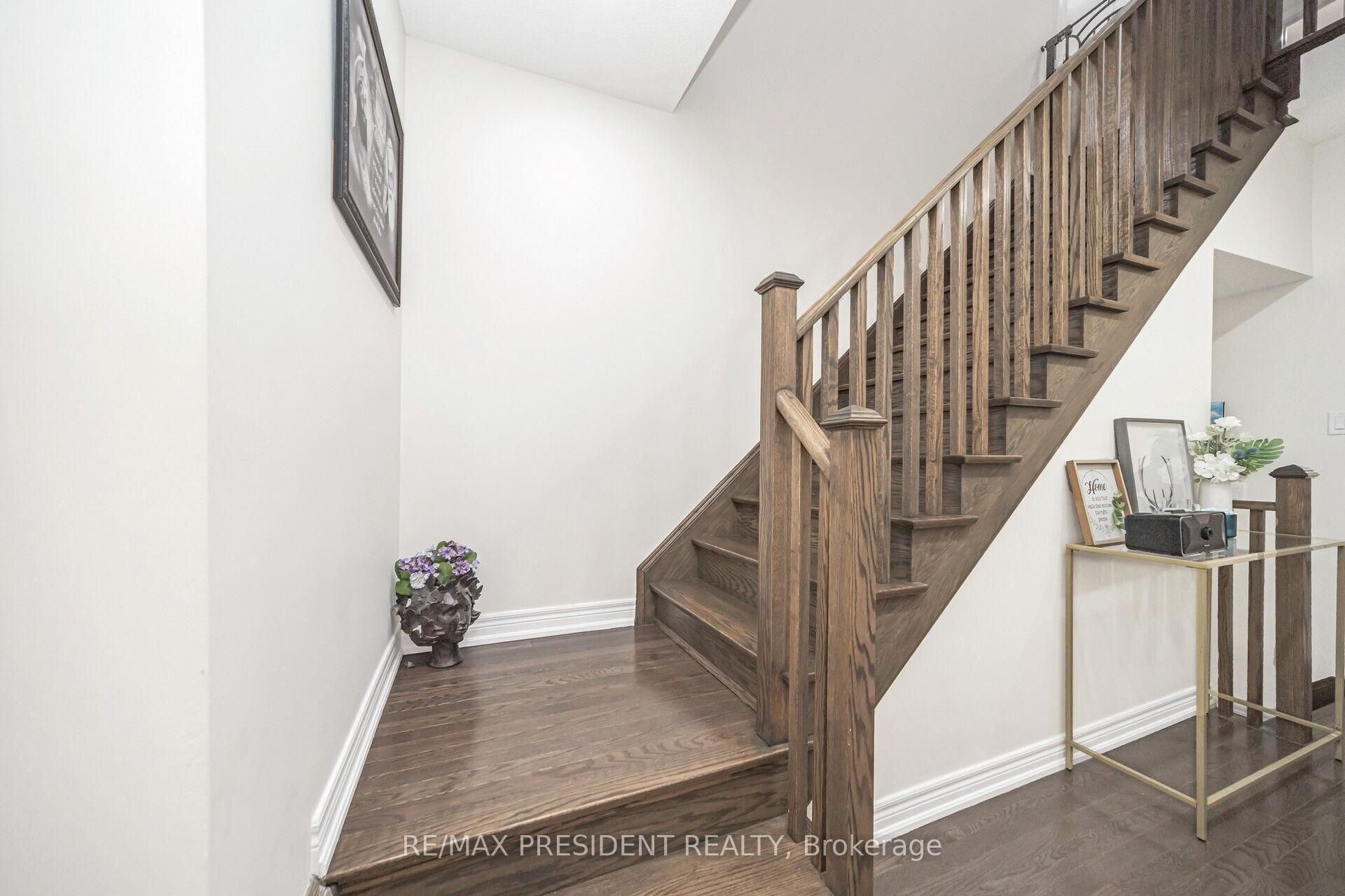 Photo 22 of 25 Adventura Road, Brampton, Northwest Brampton — HOMEH