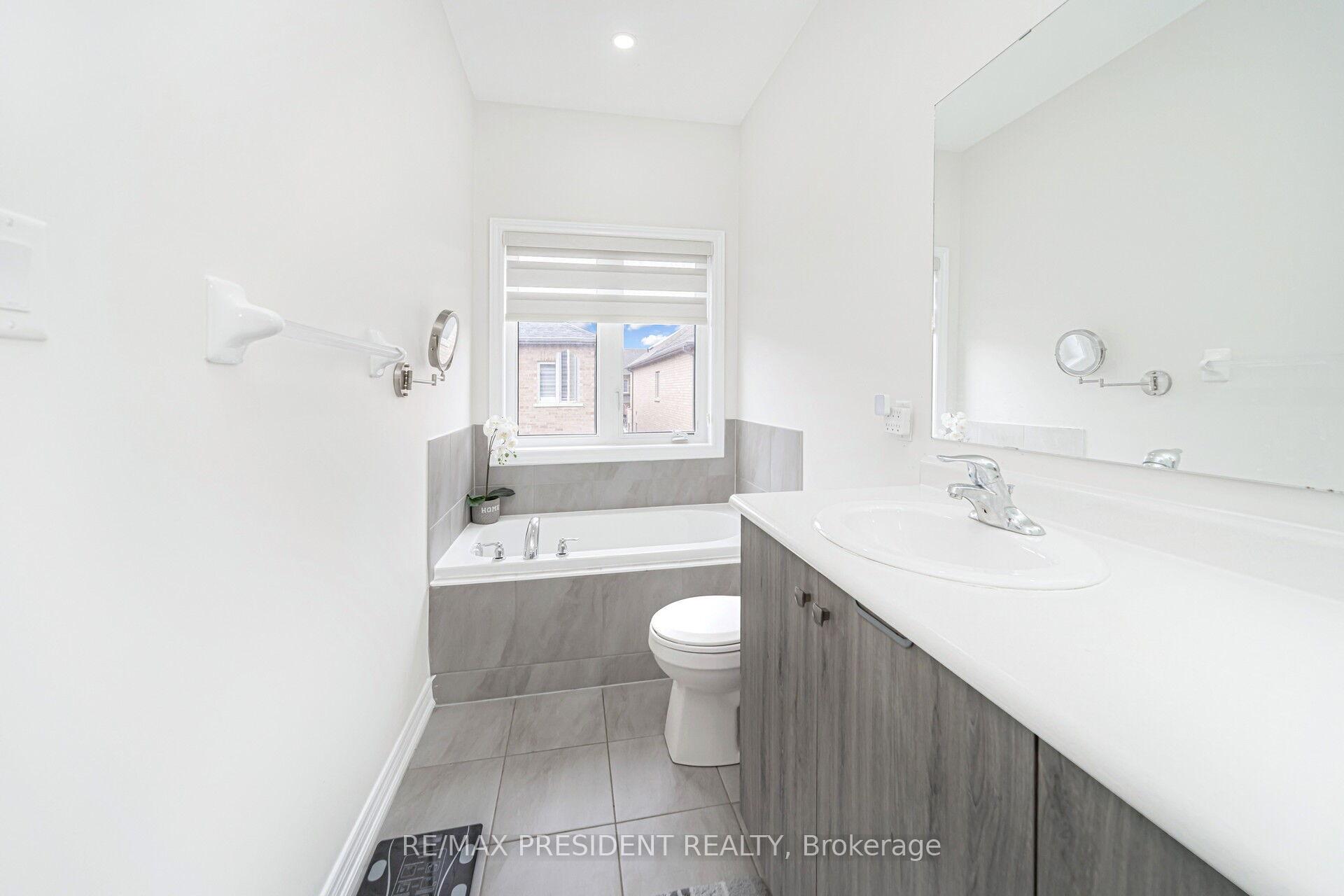 Photo 29 of 25 Adventura Road, Brampton, Northwest Brampton — HOMEH