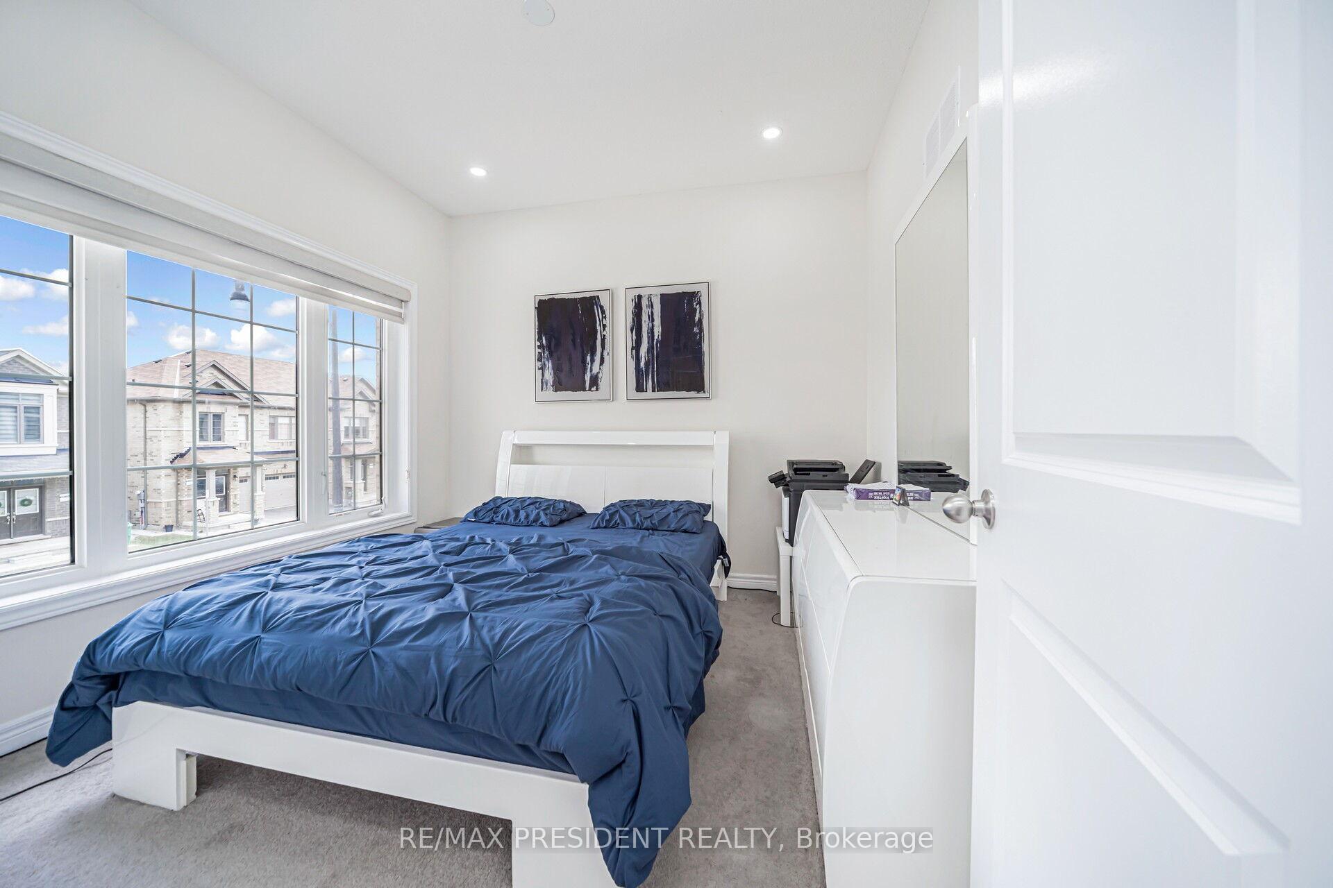 Photo 35 of 25 Adventura Road, Brampton, Northwest Brampton — HOMEH