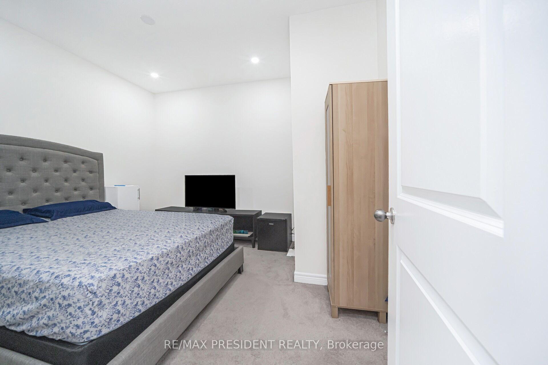 Photo 38 of 25 Adventura Road, Brampton, Northwest Brampton — HOMEH
