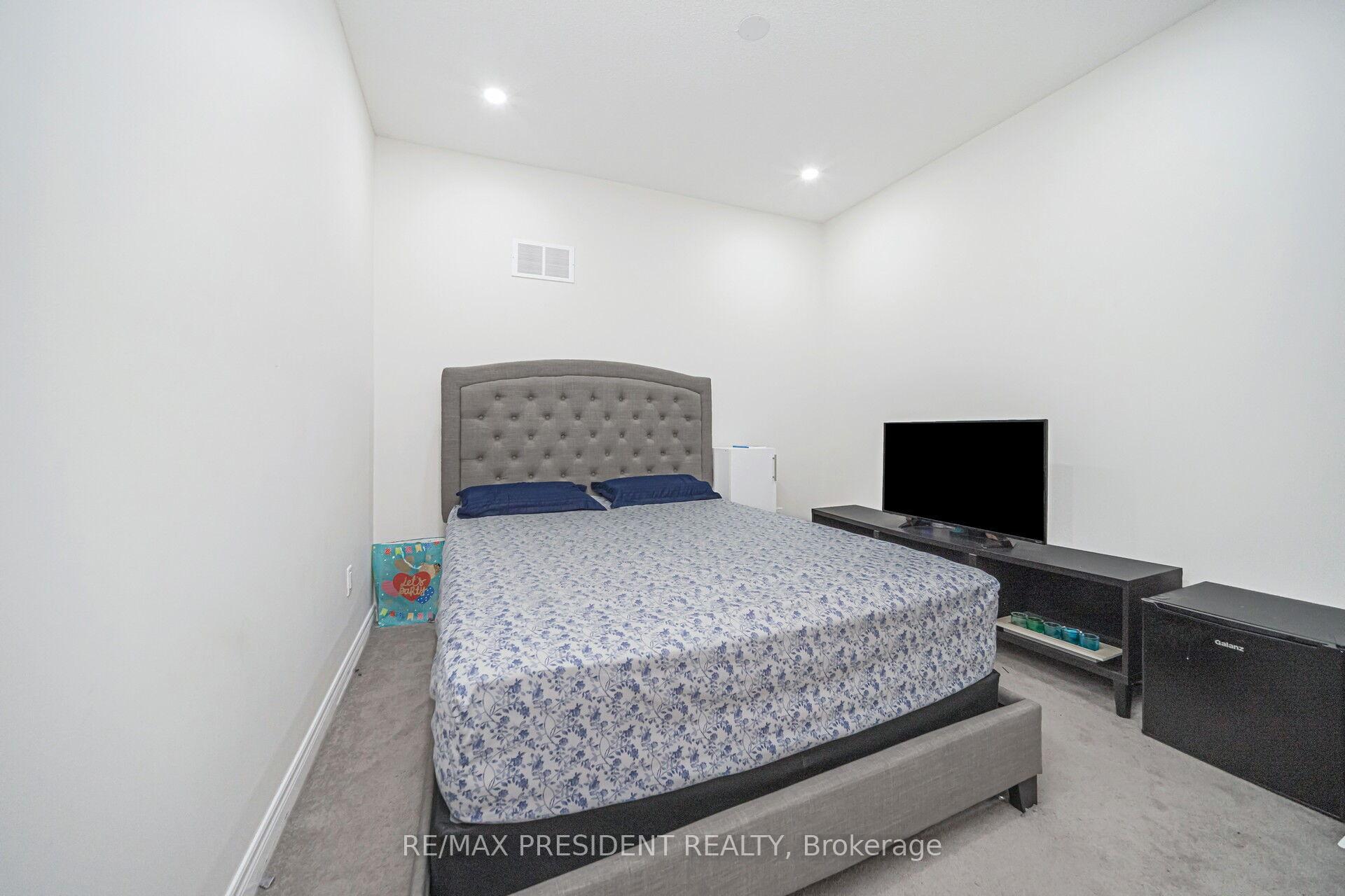 Photo 39 of 25 Adventura Road, Brampton, Northwest Brampton — HOMEH