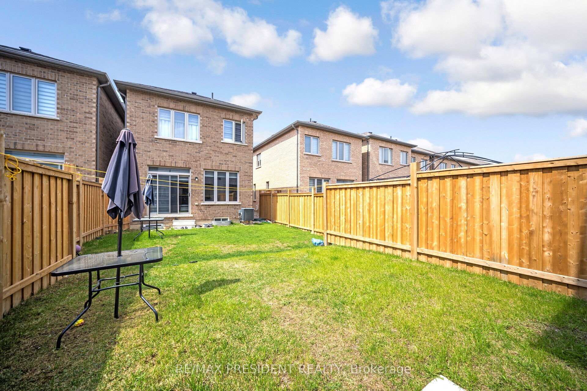 Photo 41 of 25 Adventura Road, Brampton, Northwest Brampton — HOMEH