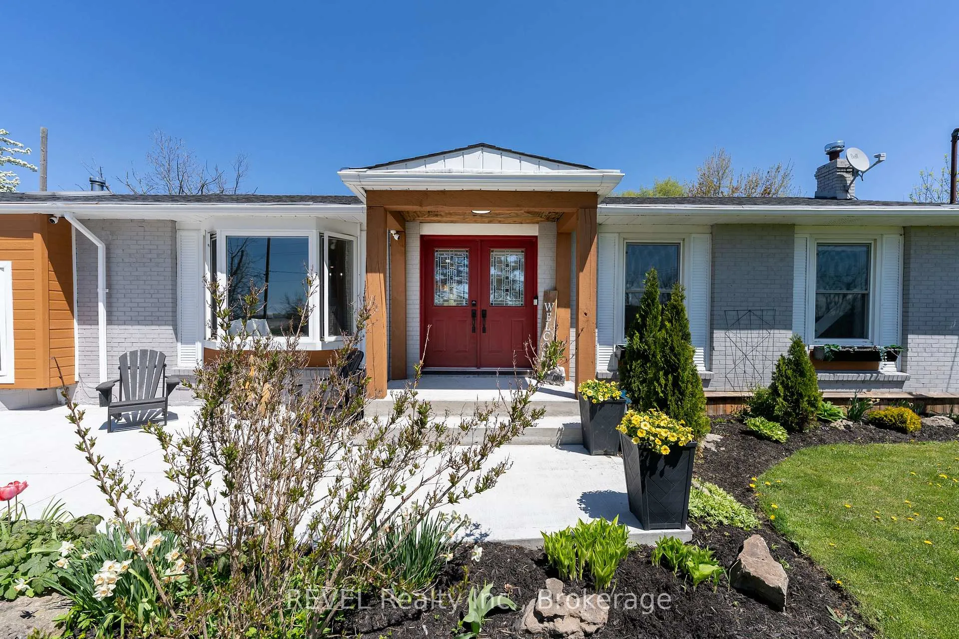 Photo 6 of 350 Kemp Road W, Grimsby, Grimsby Escarpment — HOMEH