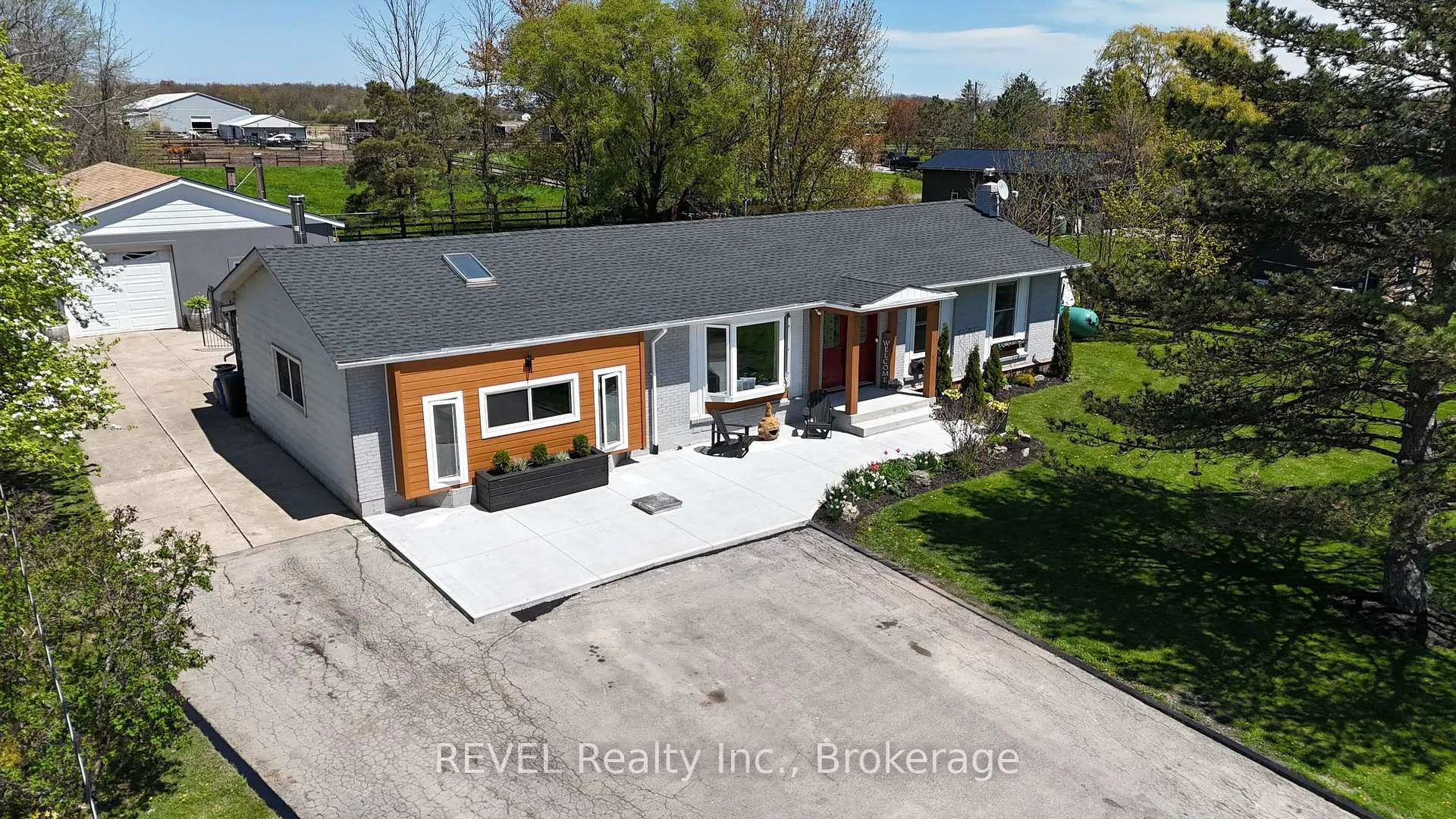 Photo 12 of 350 Kemp Road W, Grimsby, Grimsby Escarpment — HOMEH