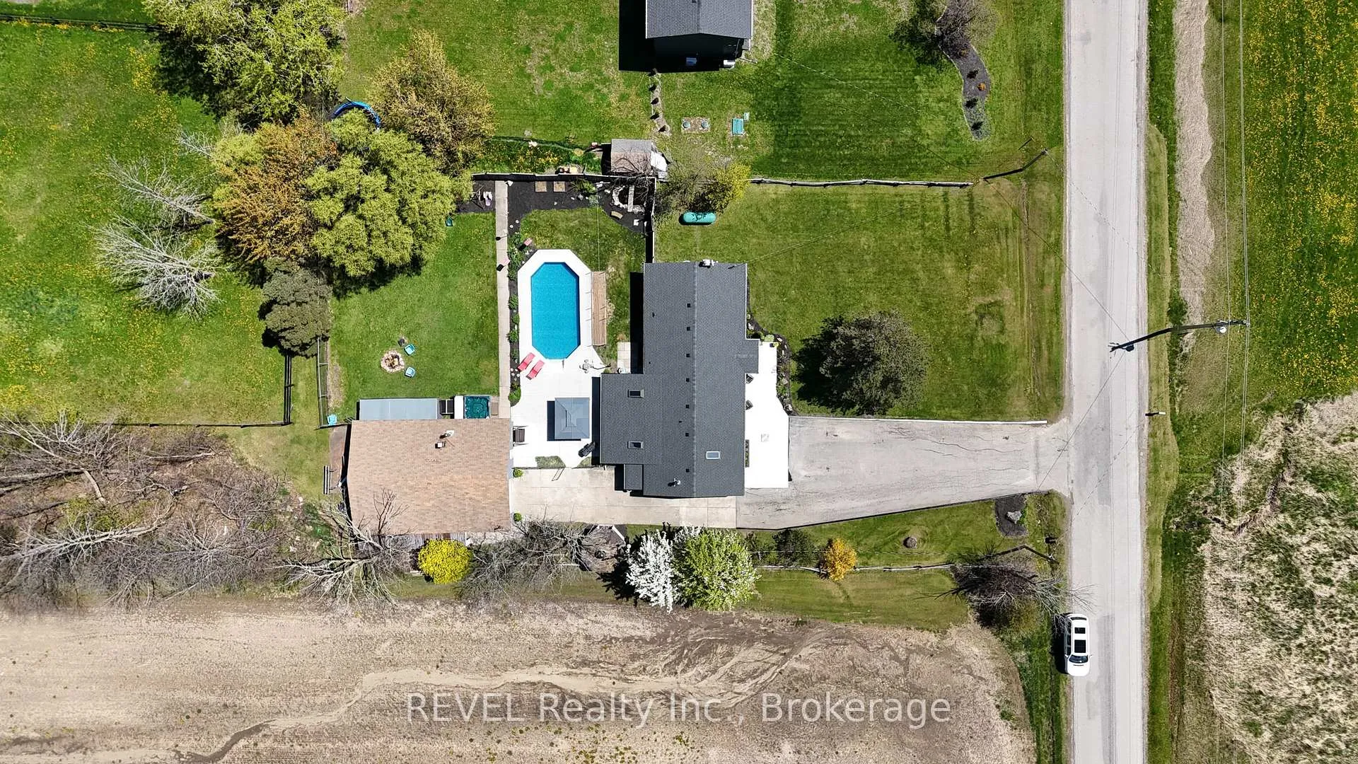 Photo 14 of 350 Kemp Road W, Grimsby, Grimsby Escarpment — HOMEH