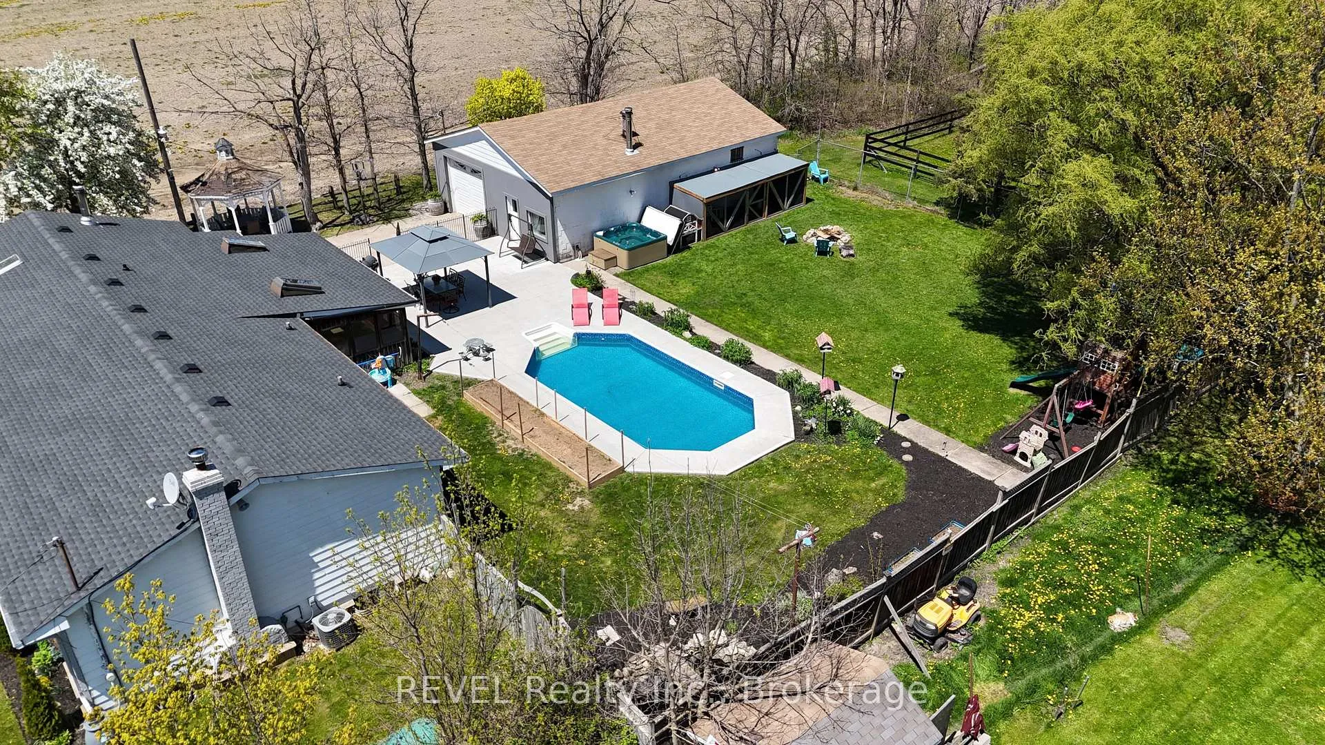 Photo 17 of 350 Kemp Road W, Grimsby, Grimsby Escarpment — HOMEH