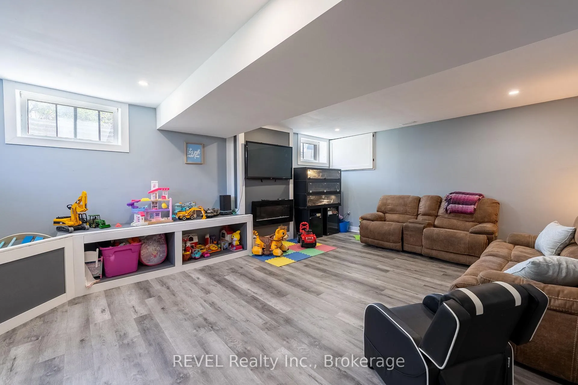 Photo 76 of 350 Kemp Road W, Grimsby, Grimsby Escarpment — HOMEH