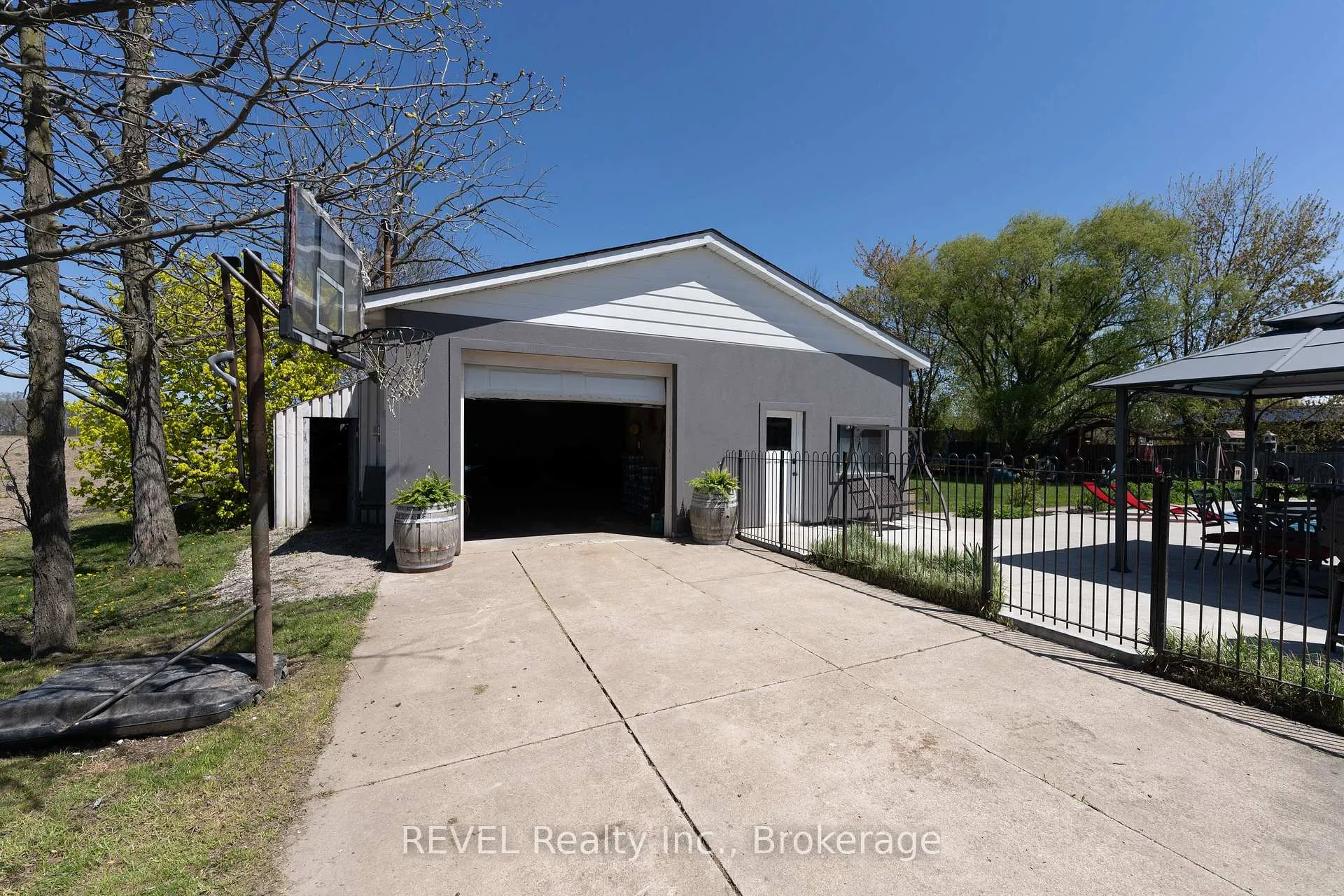 Photo 100 of 350 Kemp Road W, Grimsby, Grimsby Escarpment — HOMEH