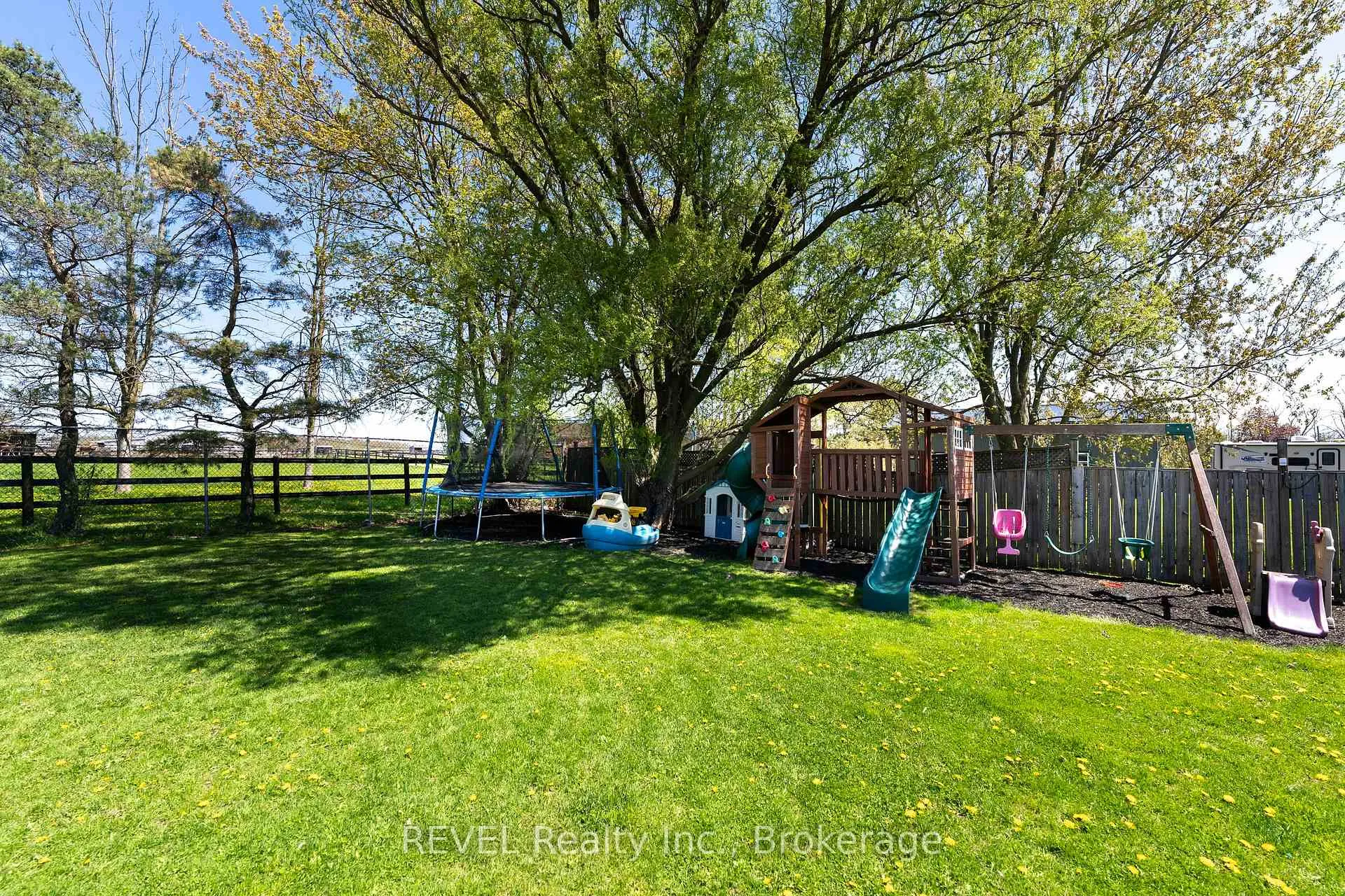 Photo 124 of 350 Kemp Road W, Grimsby, Grimsby Escarpment — HOMEH