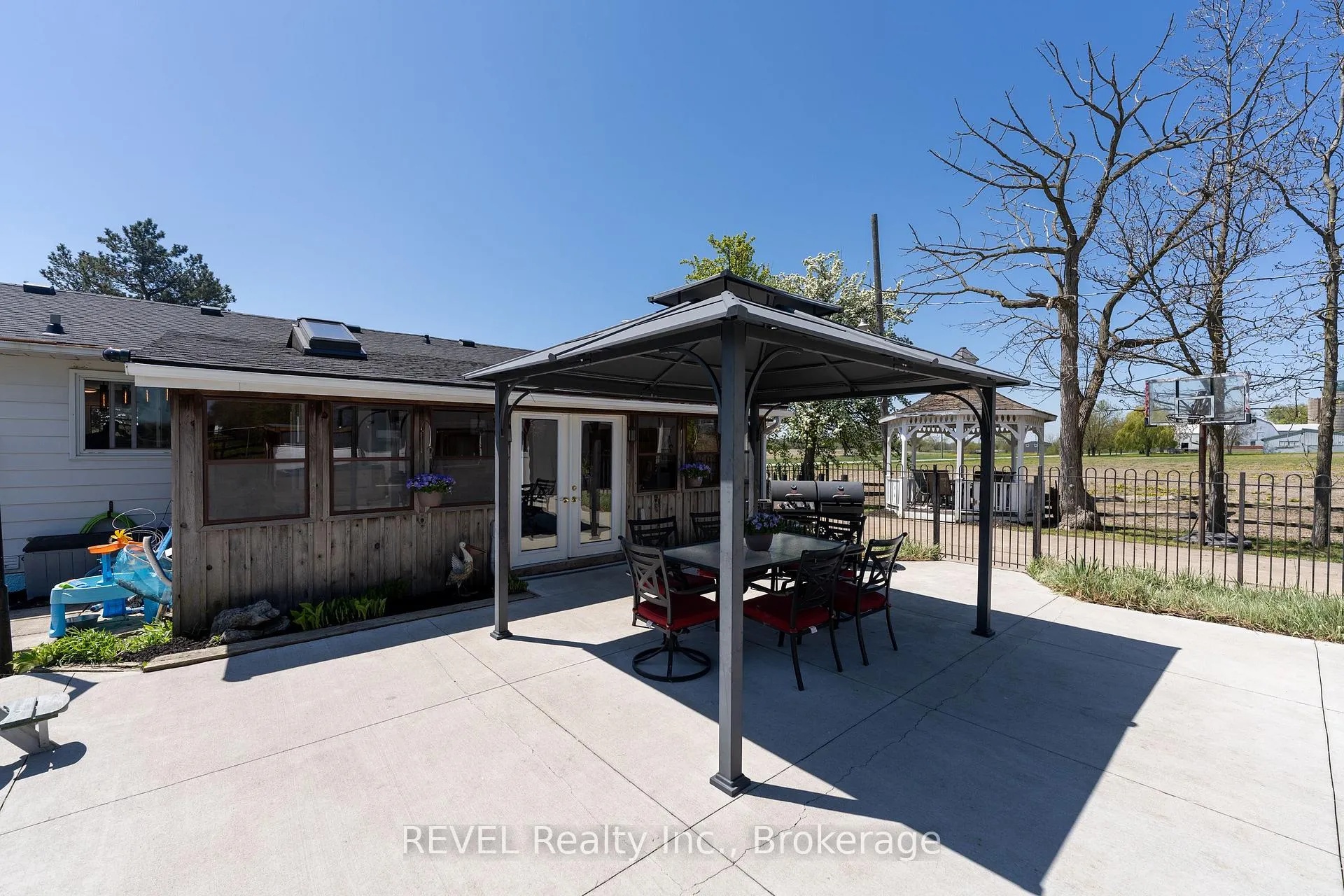 Photo 126 of 350 Kemp Road W, Grimsby, Grimsby Escarpment — HOMEH