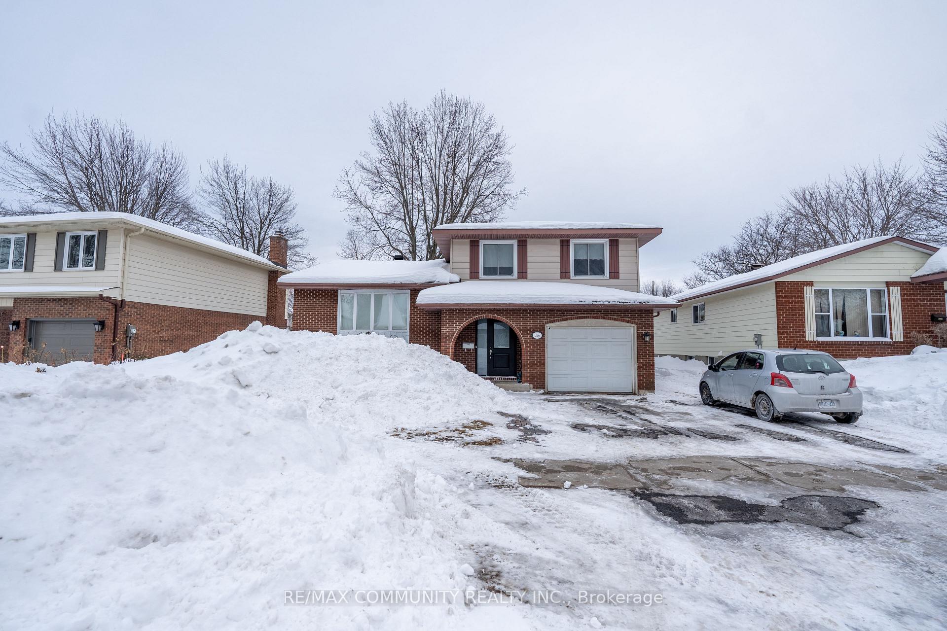 Photo 3 of 586 Lynwood Drive, Cornwall — HOMEH