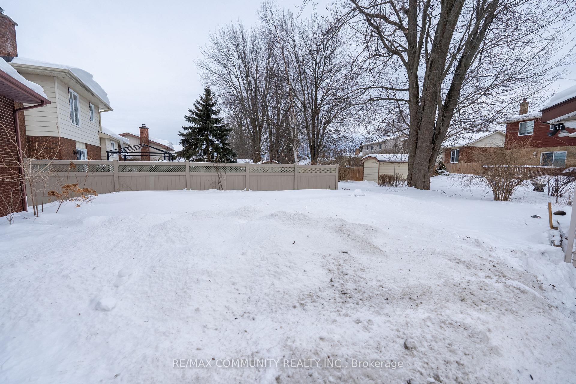 Photo 6 of 586 Lynwood Drive, Cornwall — HOMEH