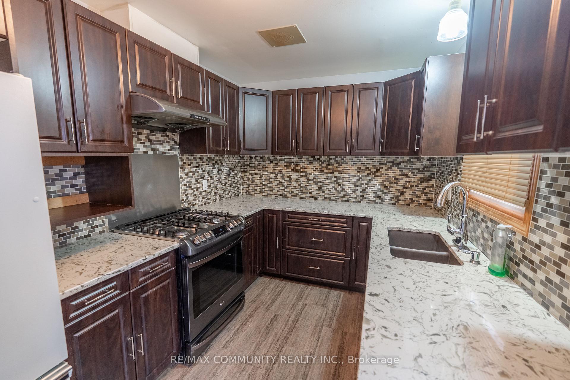 Photo 11 of 586 Lynwood Drive, Cornwall — HOMEH