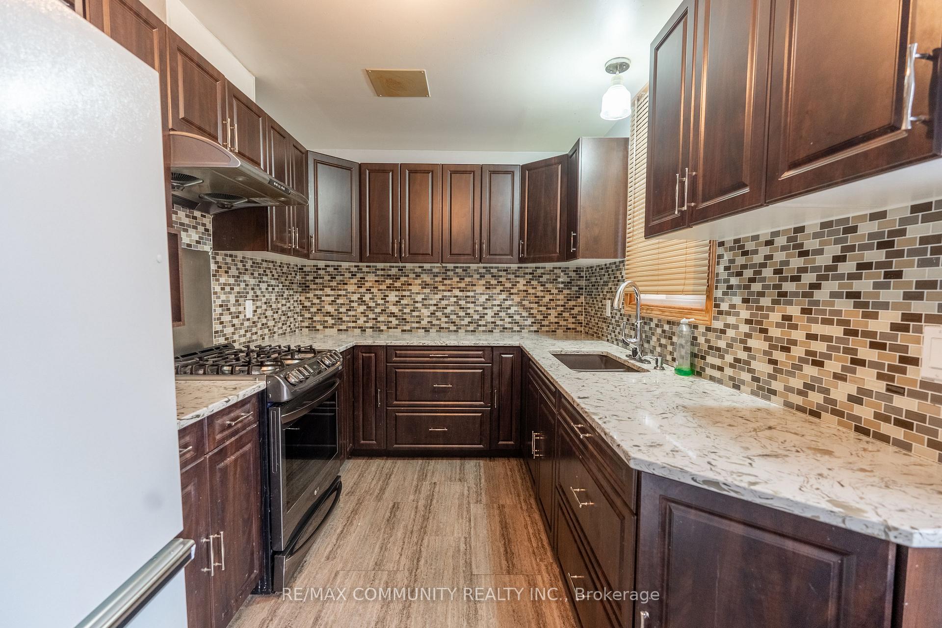 Photo 12 of 586 Lynwood Drive, Cornwall — HOMEH