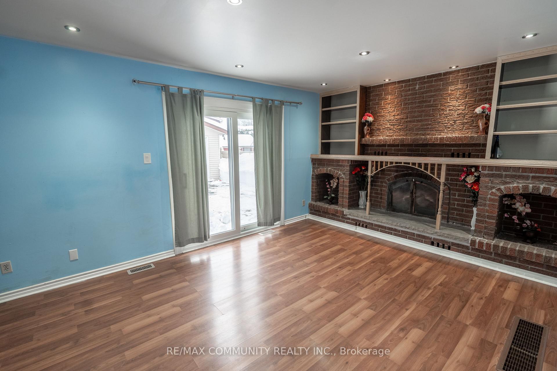 Photo 15 of 586 Lynwood Drive, Cornwall — HOMEH