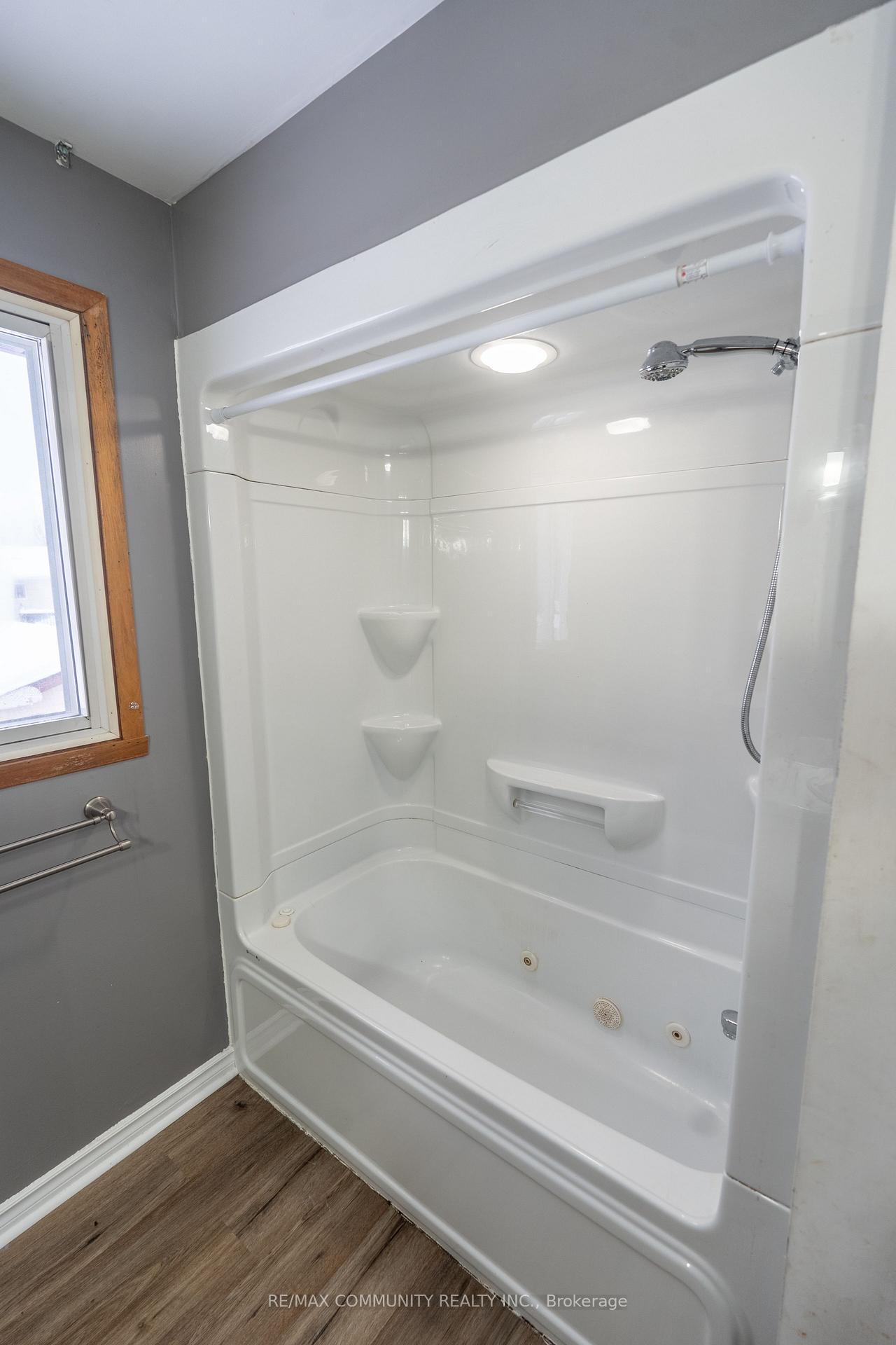 Photo 22 of 586 Lynwood Drive, Cornwall — HOMEH
